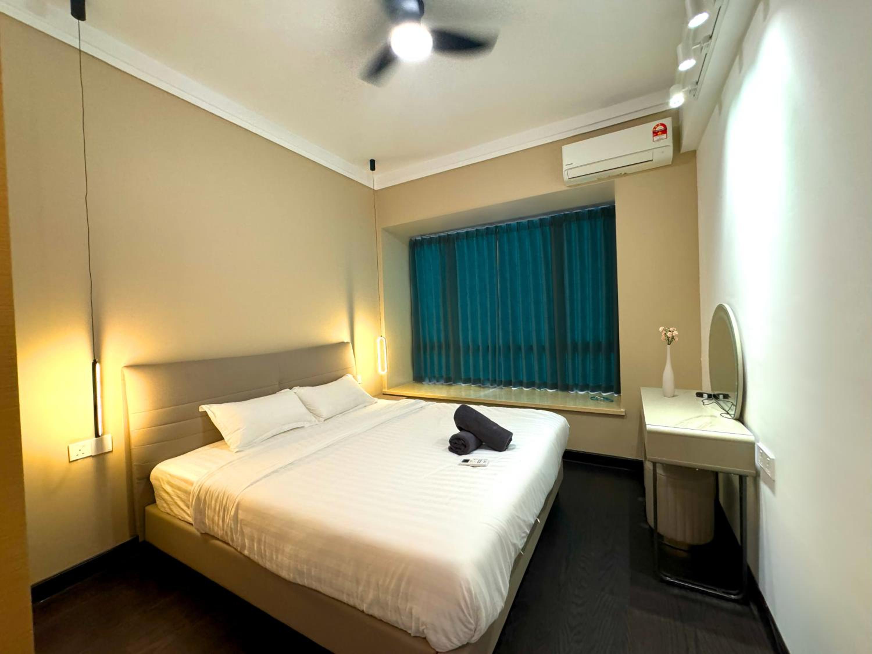 Two-Bedroom Apartment With Balcony And Sea View photo 1