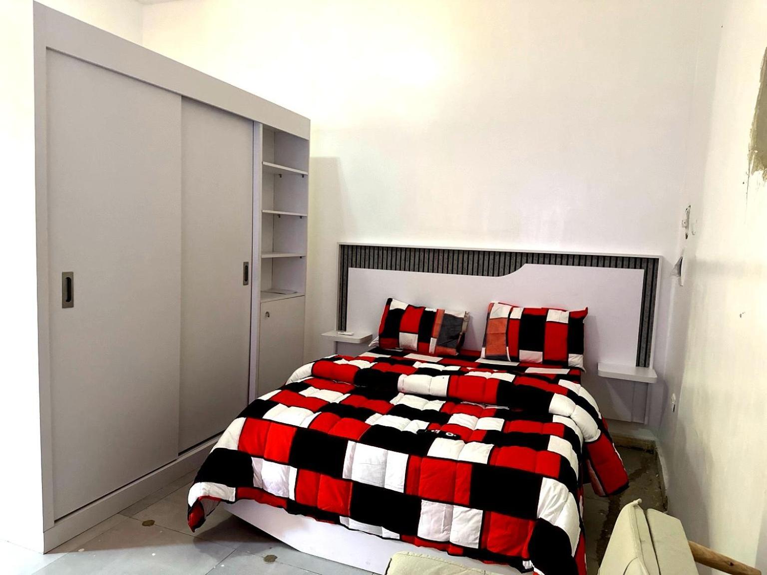 One-Bedroom Apartment photo 2