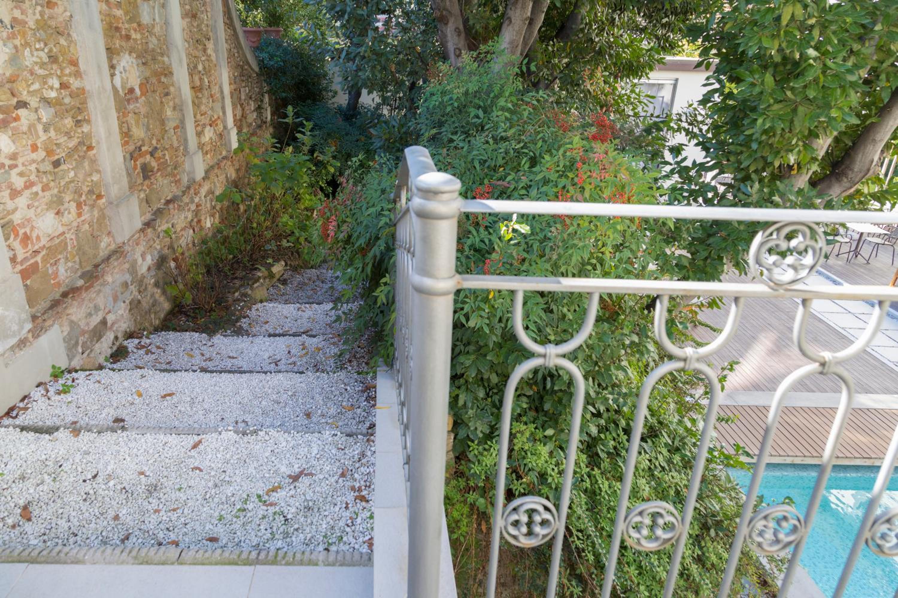 Apartment with Garden View photo 3