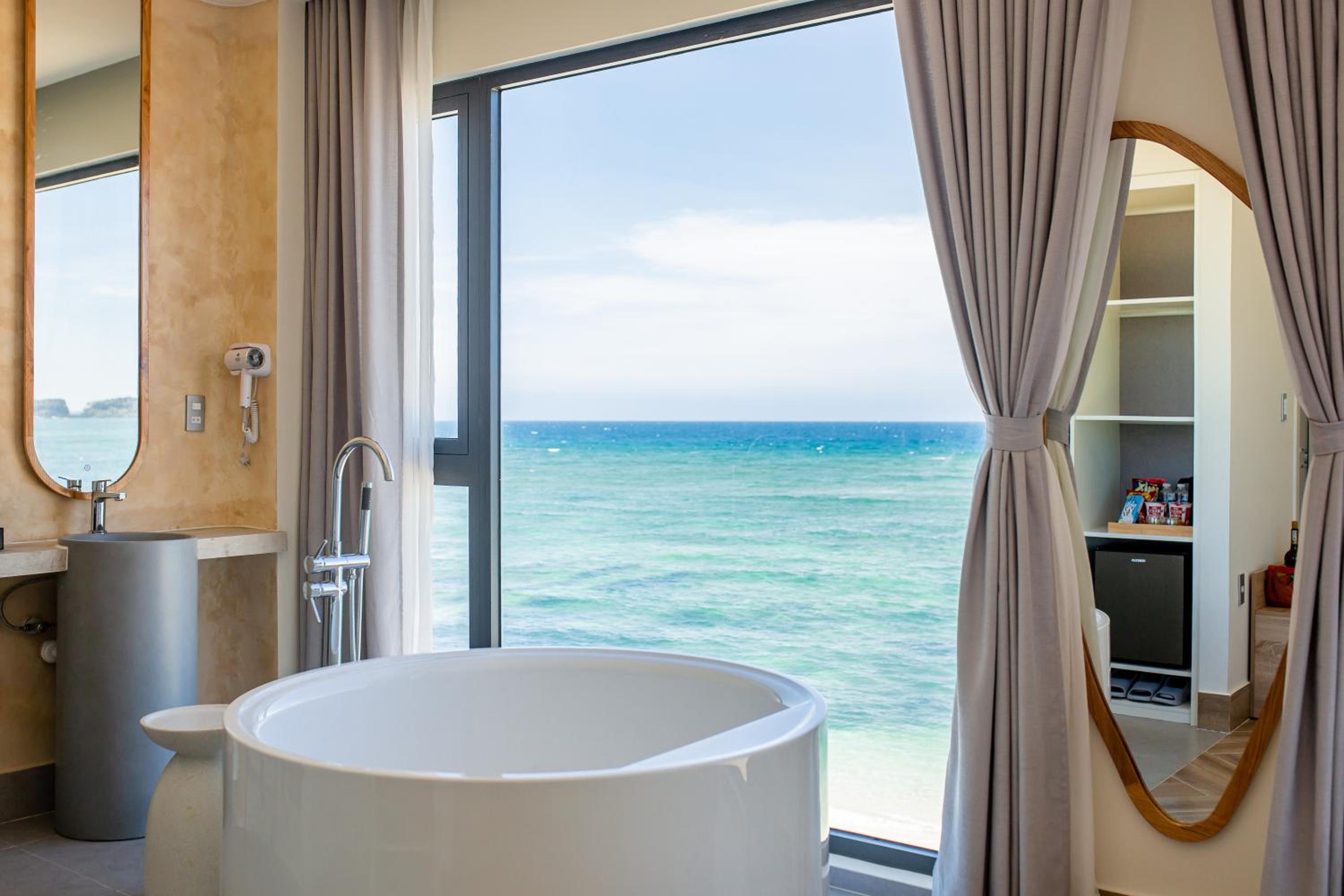Double Room with Sea View photo 3