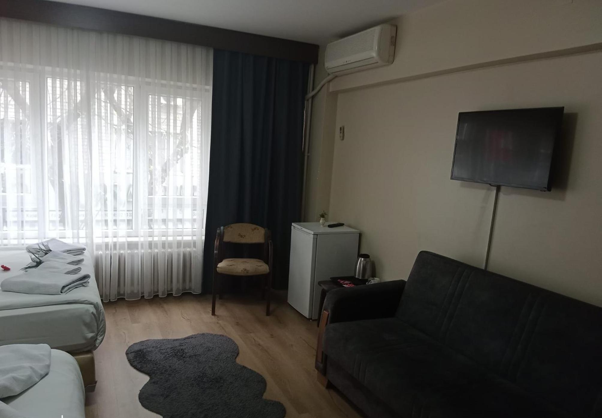 Family Room - Photo 16