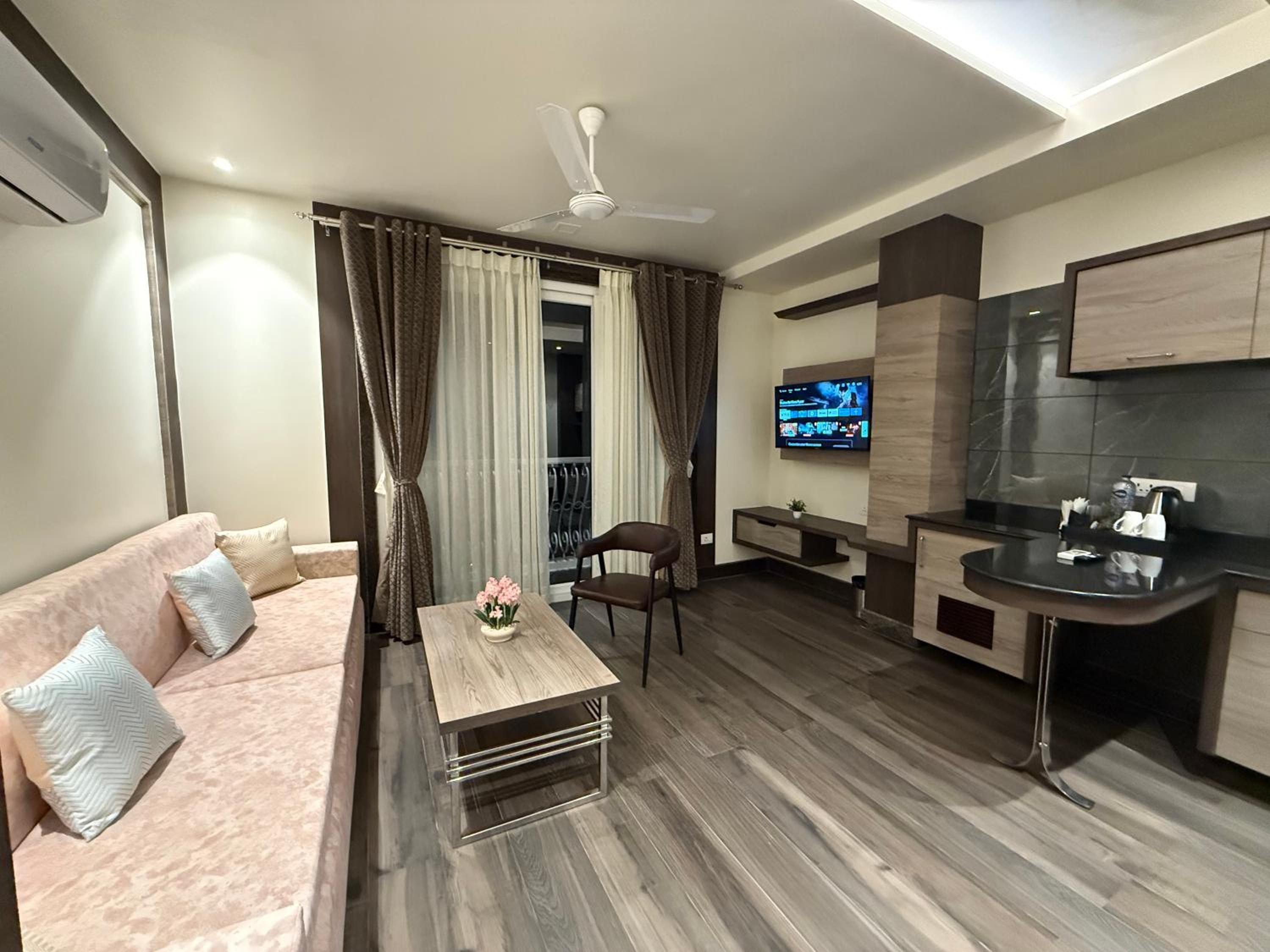 Suite with Garden View photo 1