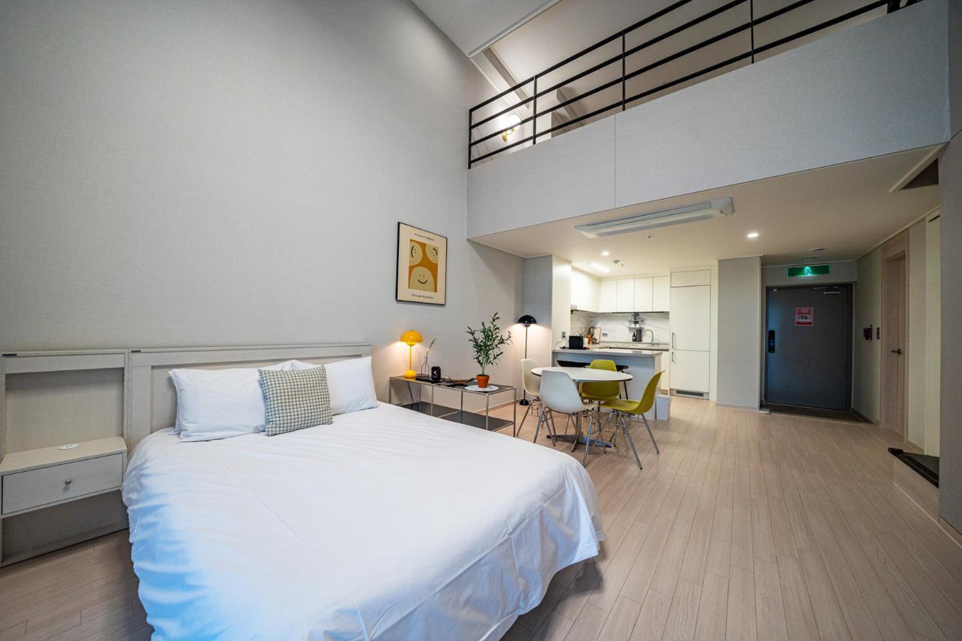 Standard Double Loft - Photo 21