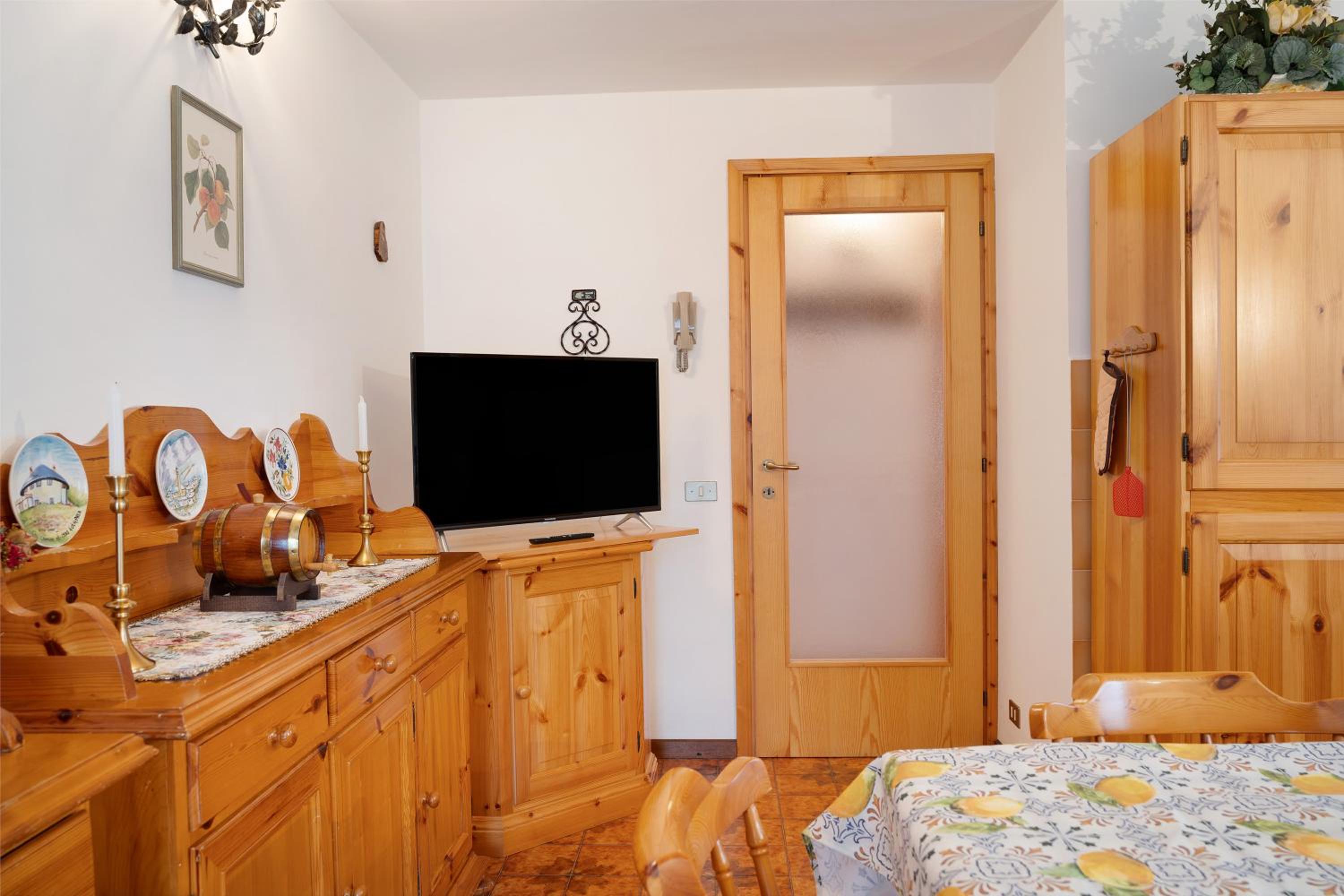 Two-Bedroom Deluxe Apartment with Garden View photo 3
