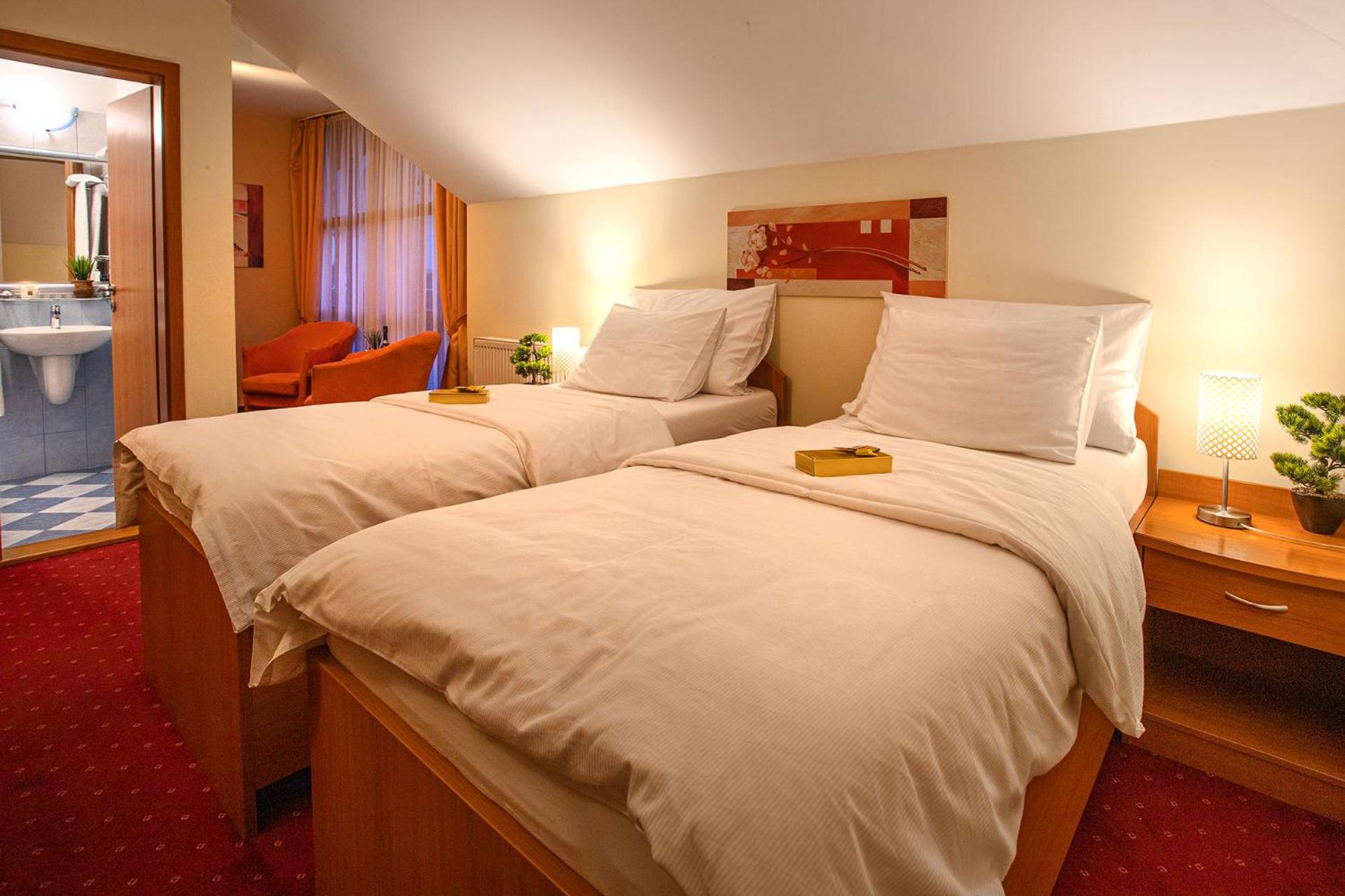 Twin Room - Photo 1