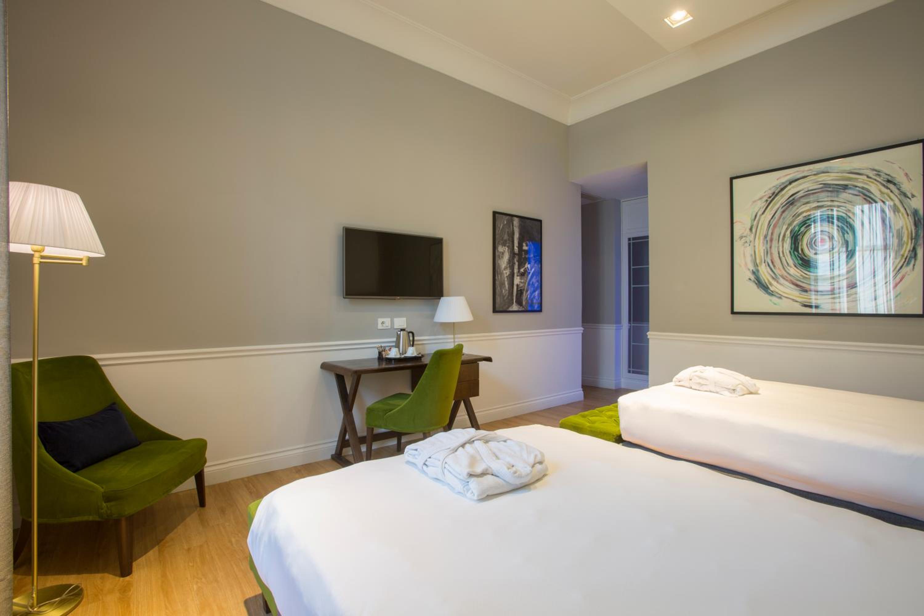 Comfort Double or Twin Room - Photo 1