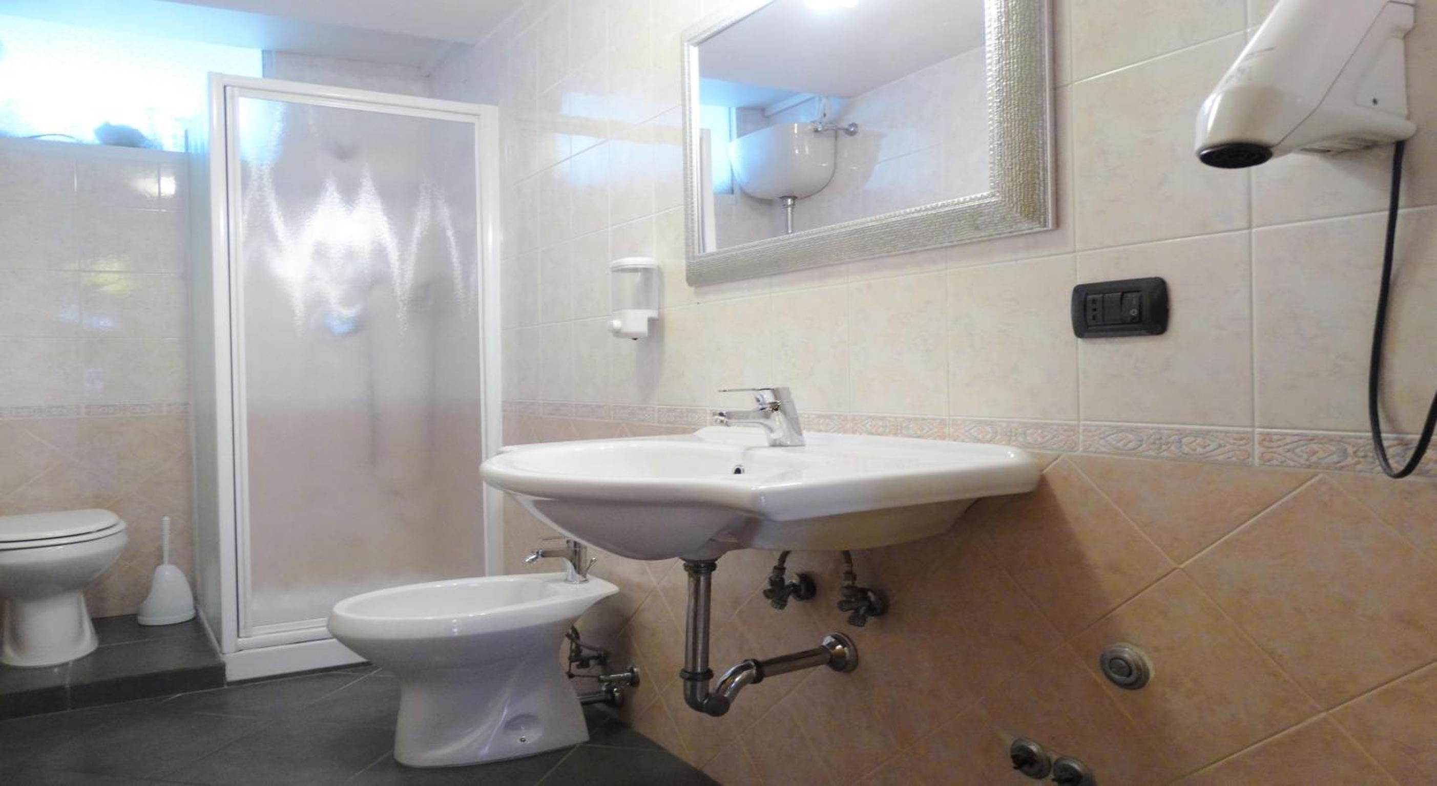 Triple Room with Private External Bathroom photo 3
