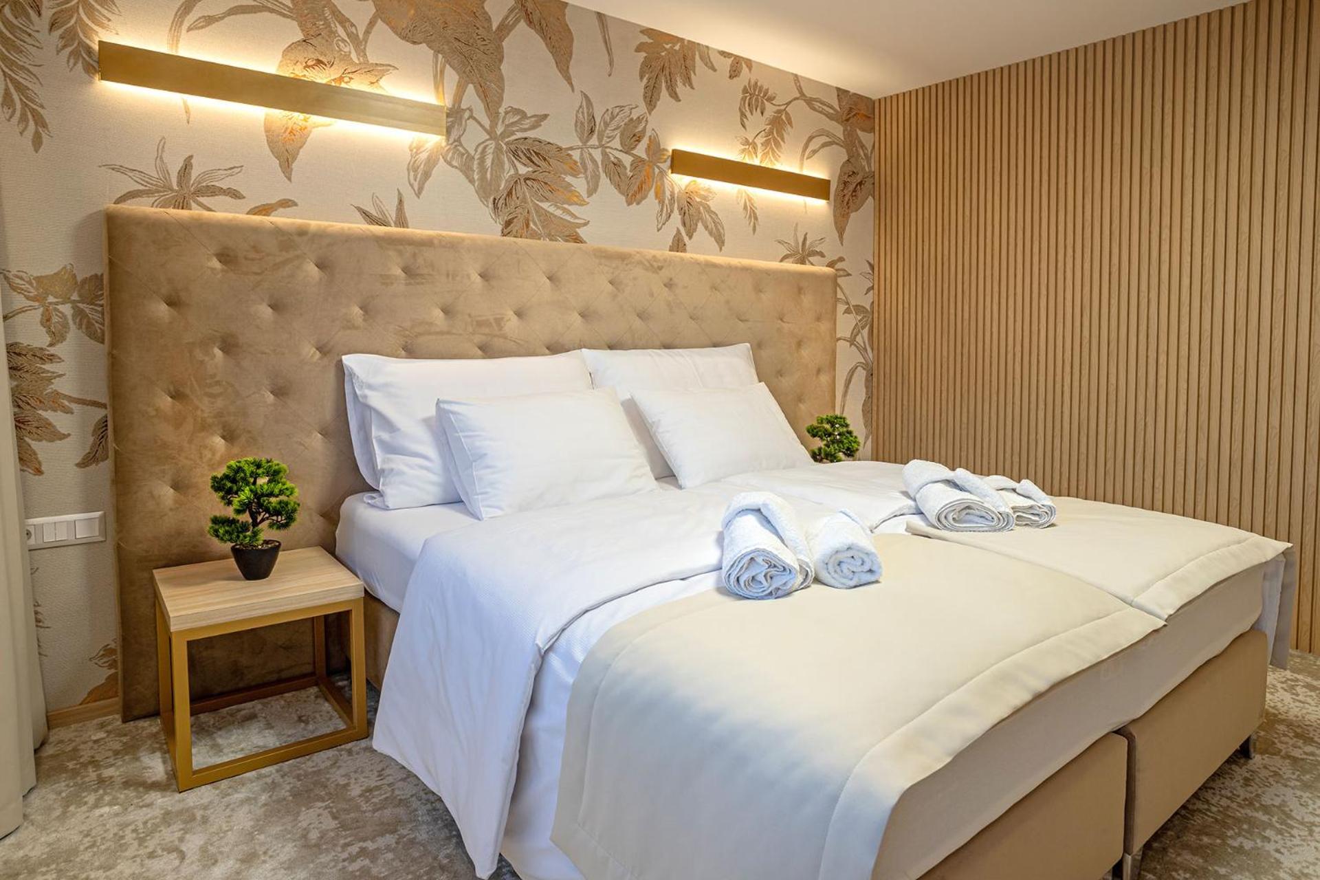 Superior Double or Twin Room - Photo 7