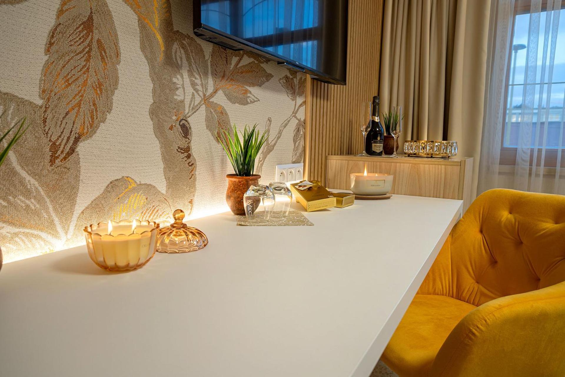 Superior Double or Twin Room - Photo 8