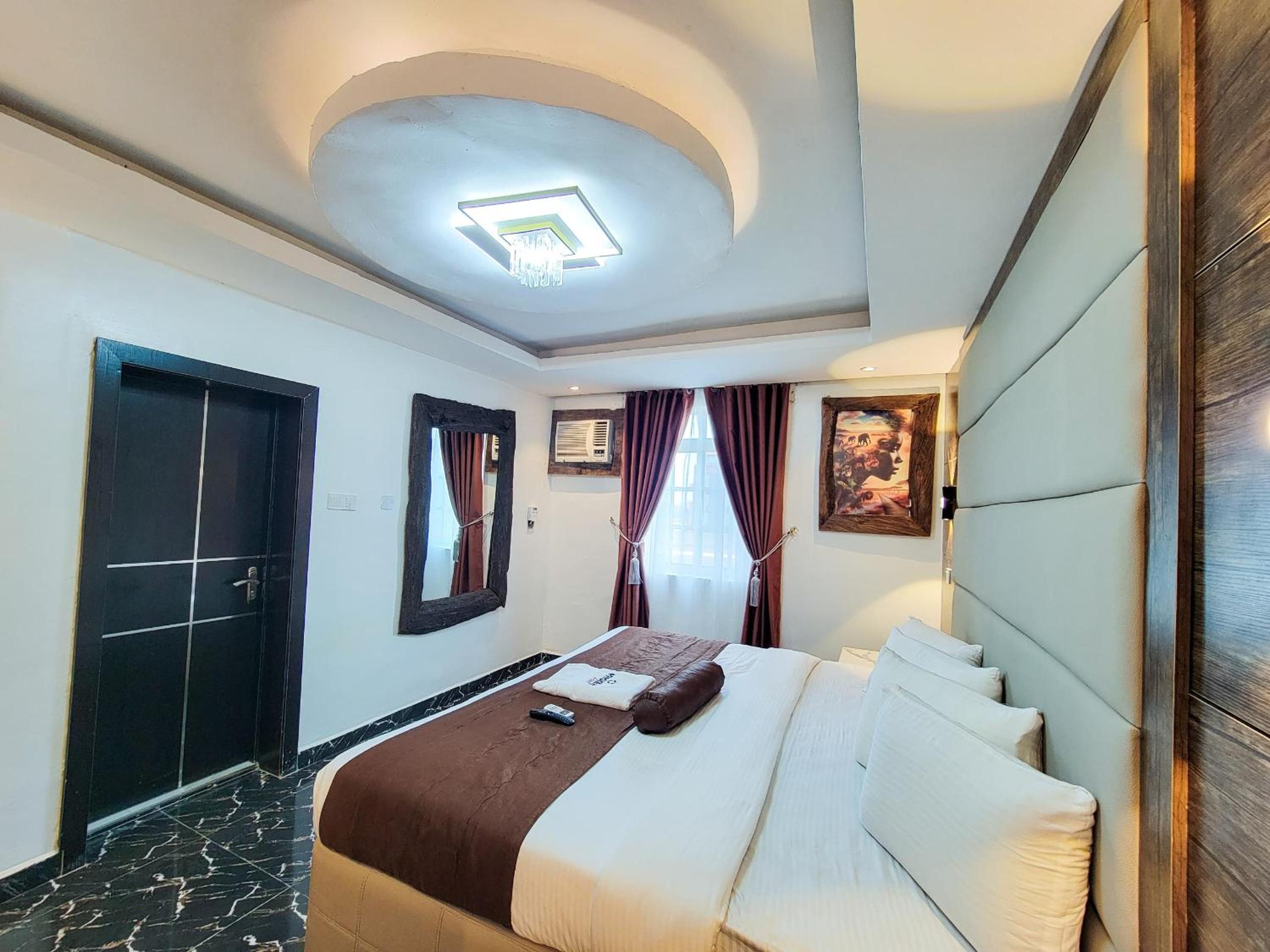 Budget Double Room photo 3