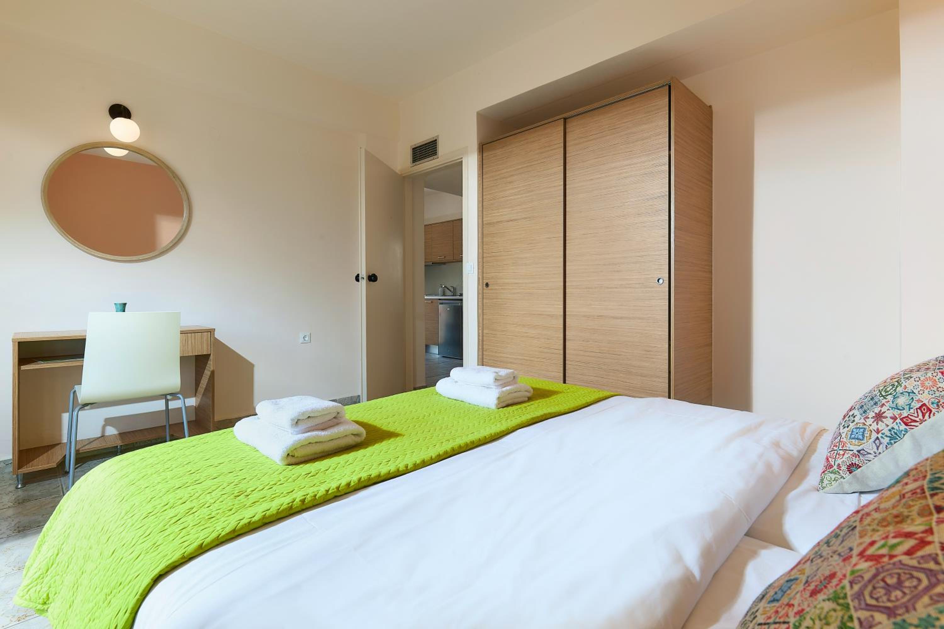 One Bedroom Apartment with Sea View - Photo 2