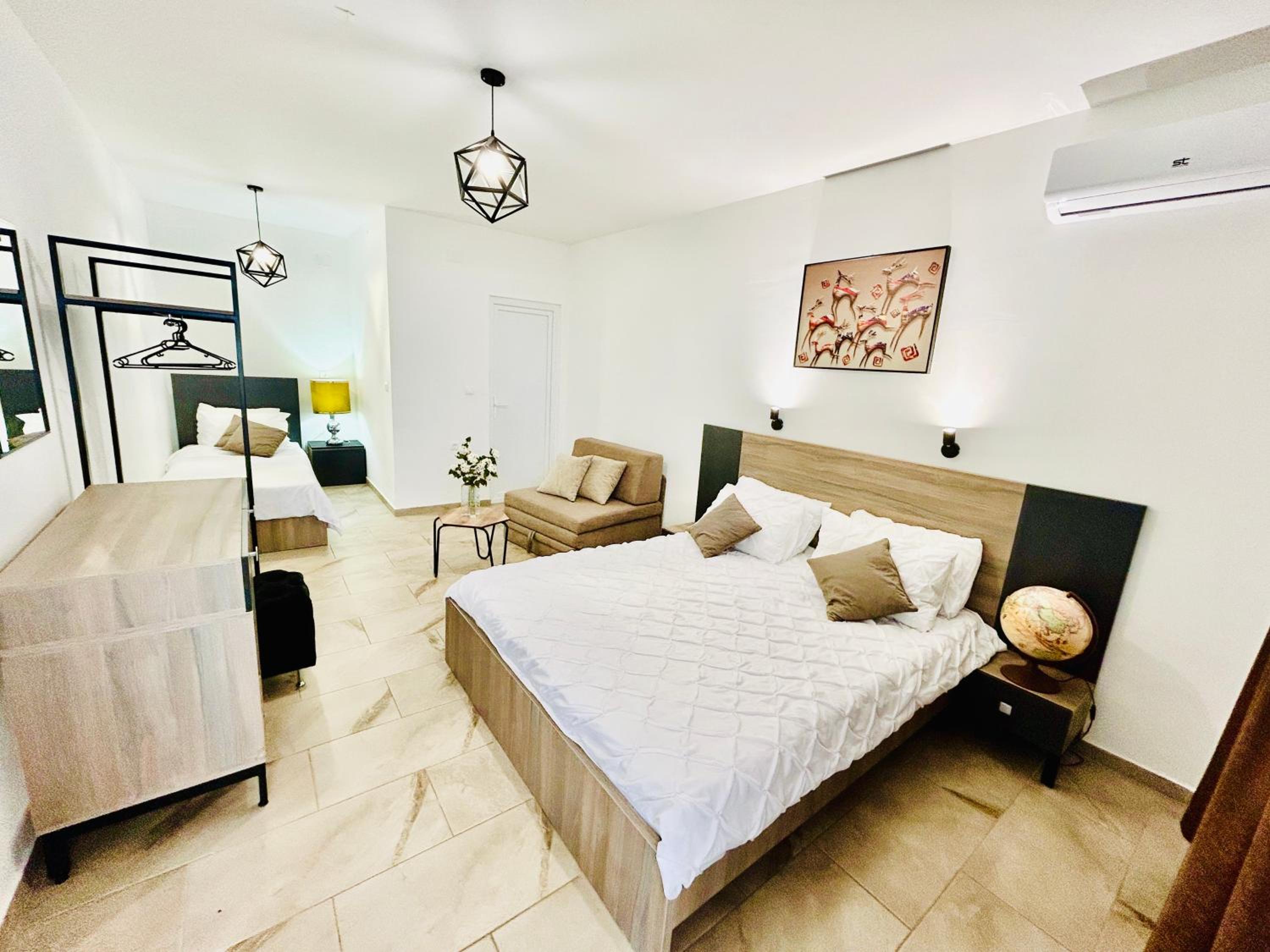 Standard Triple Room - Photo 1