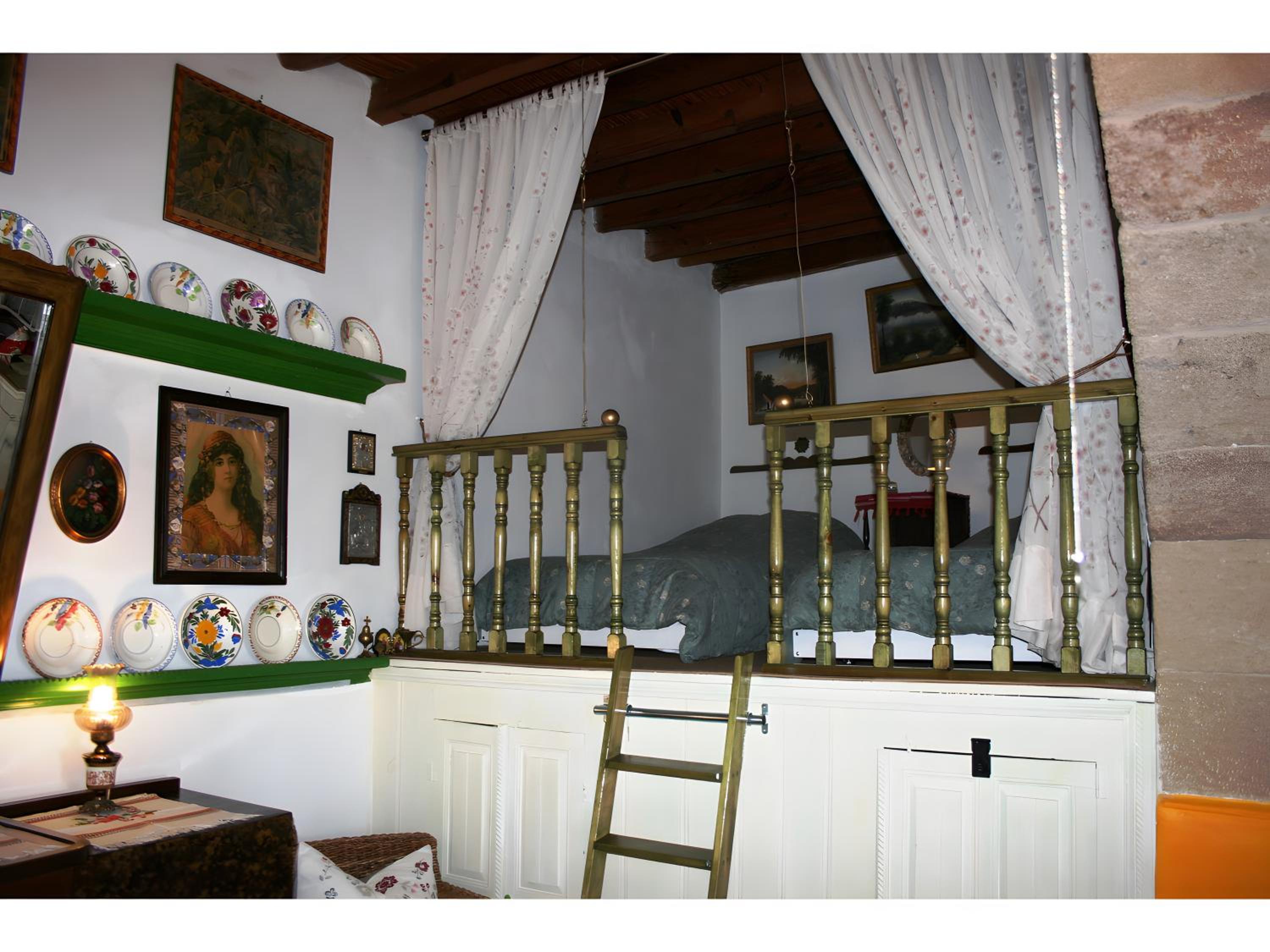 One-Bedroom House photo 1