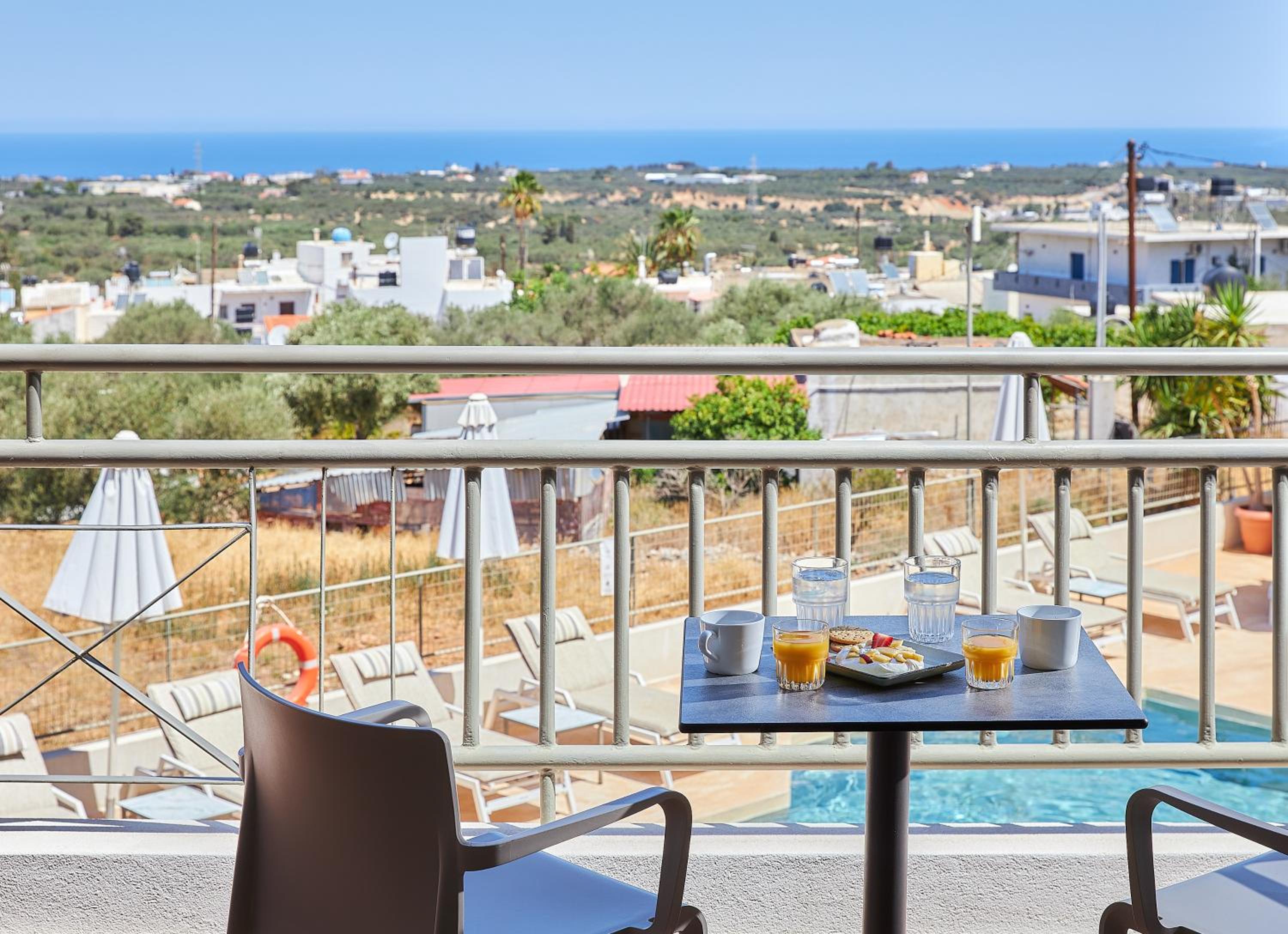 One Bedroom Apartment with Sea View - Photo 3