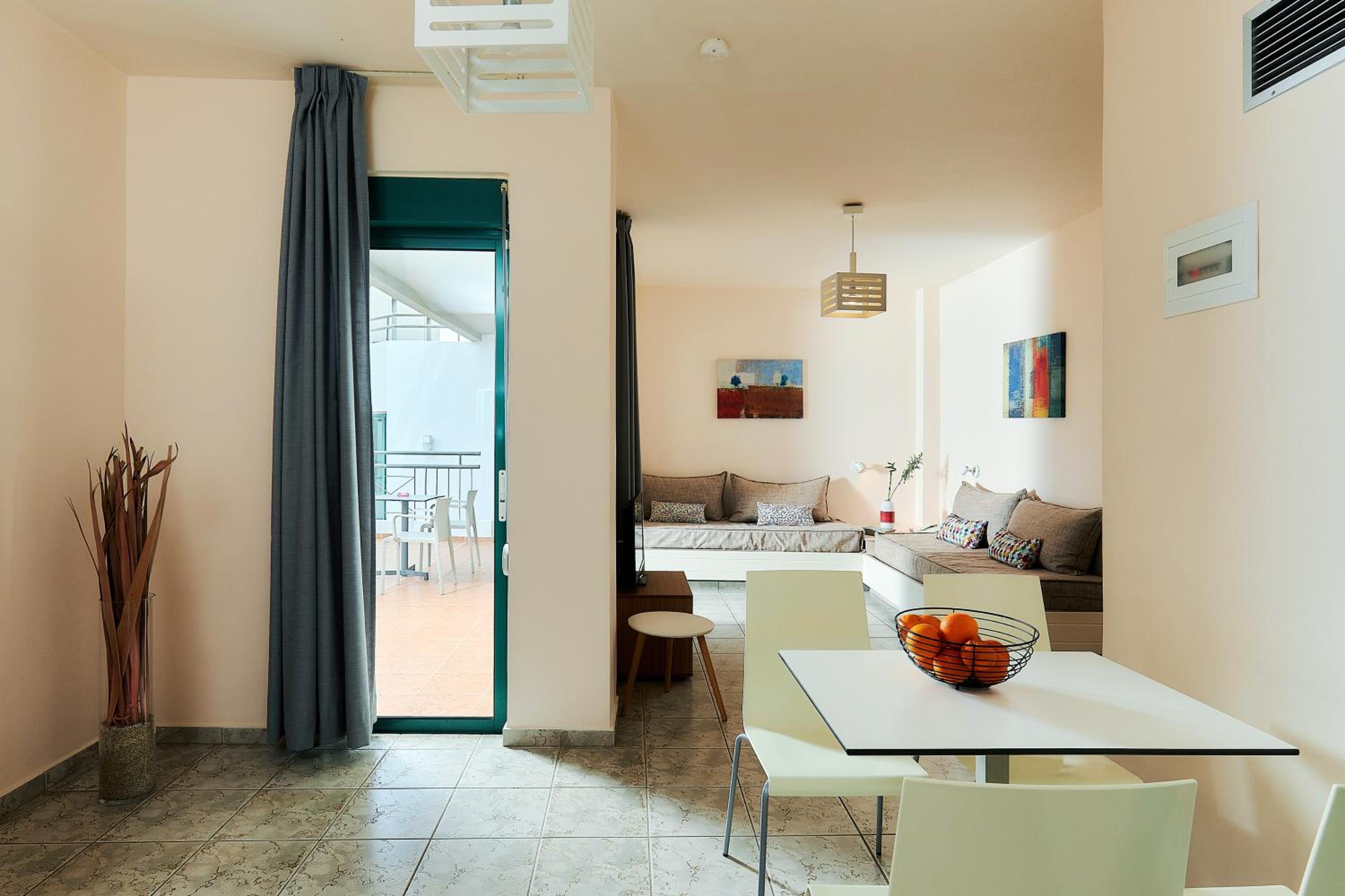One Bedroom Apartment with Sea View - Photo 6