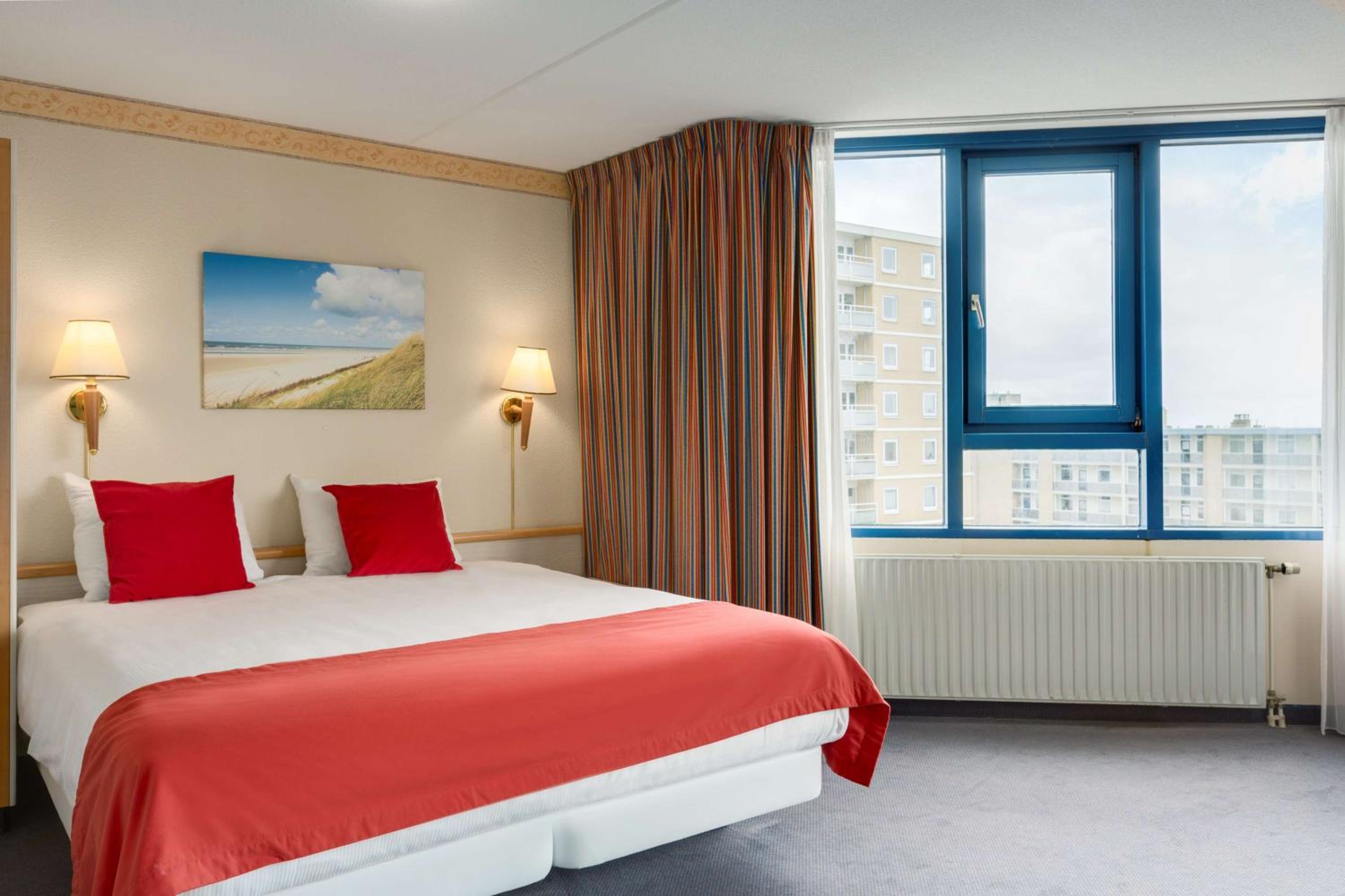 Standard Quadruple Room with Sea View - Photo 1