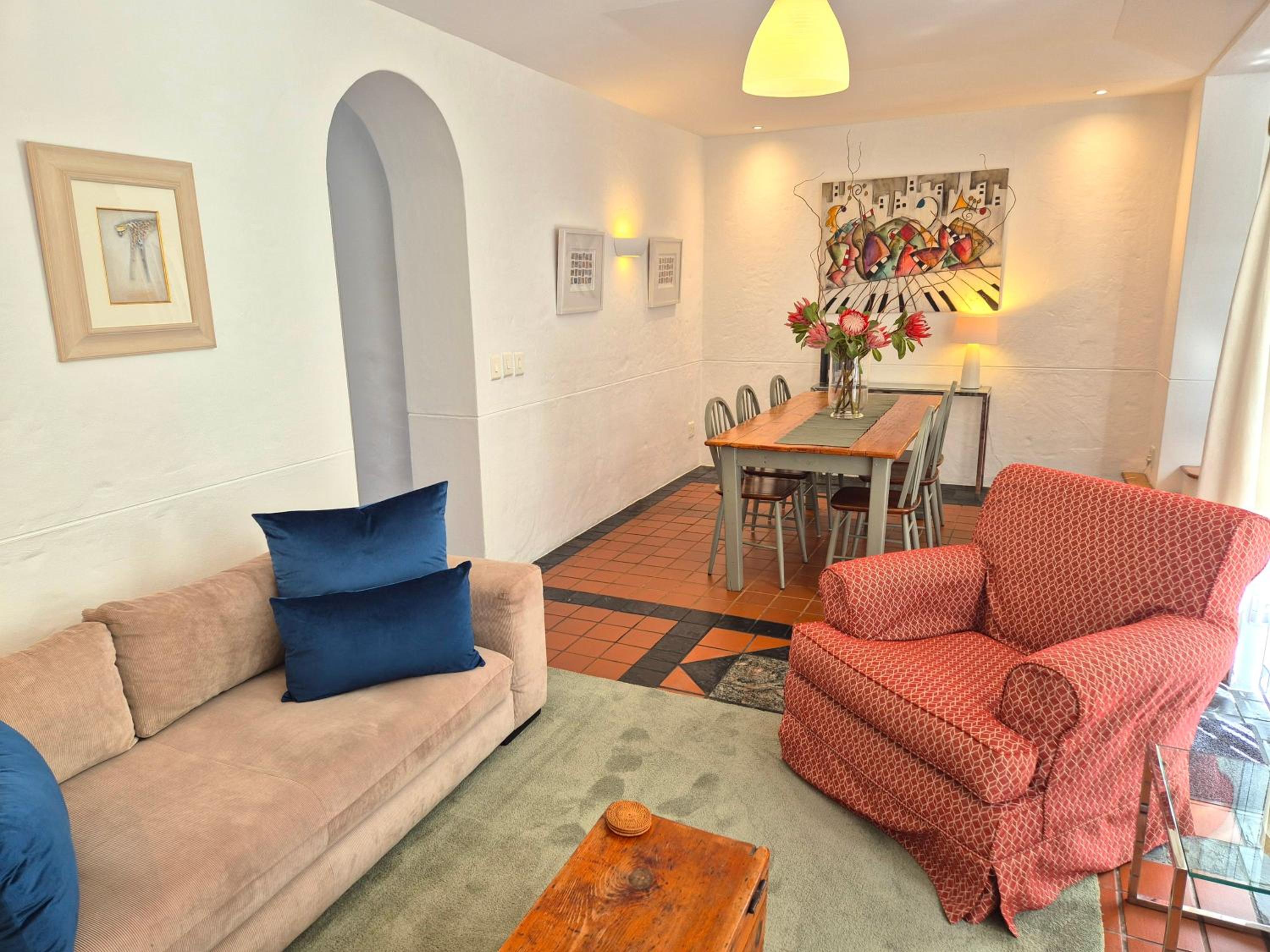 Three-Bedroom Villa with Hot Tub - 42 Napier Street