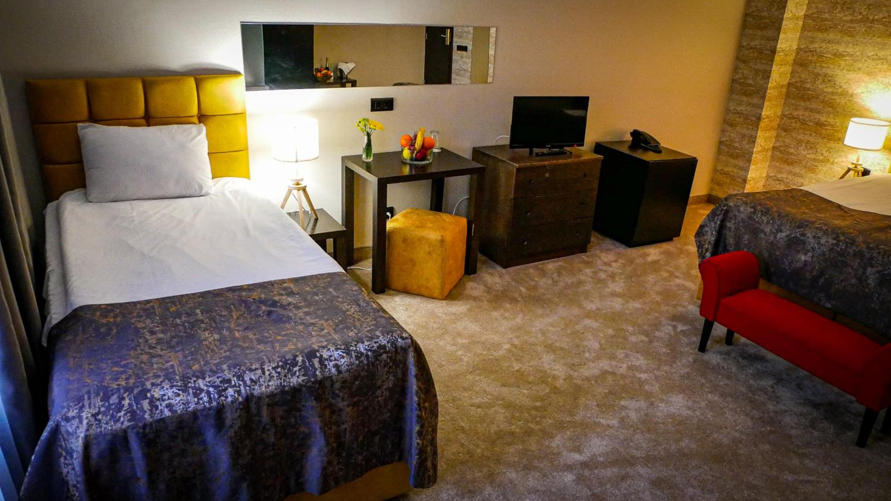 Platinum Family Room - Photo 2