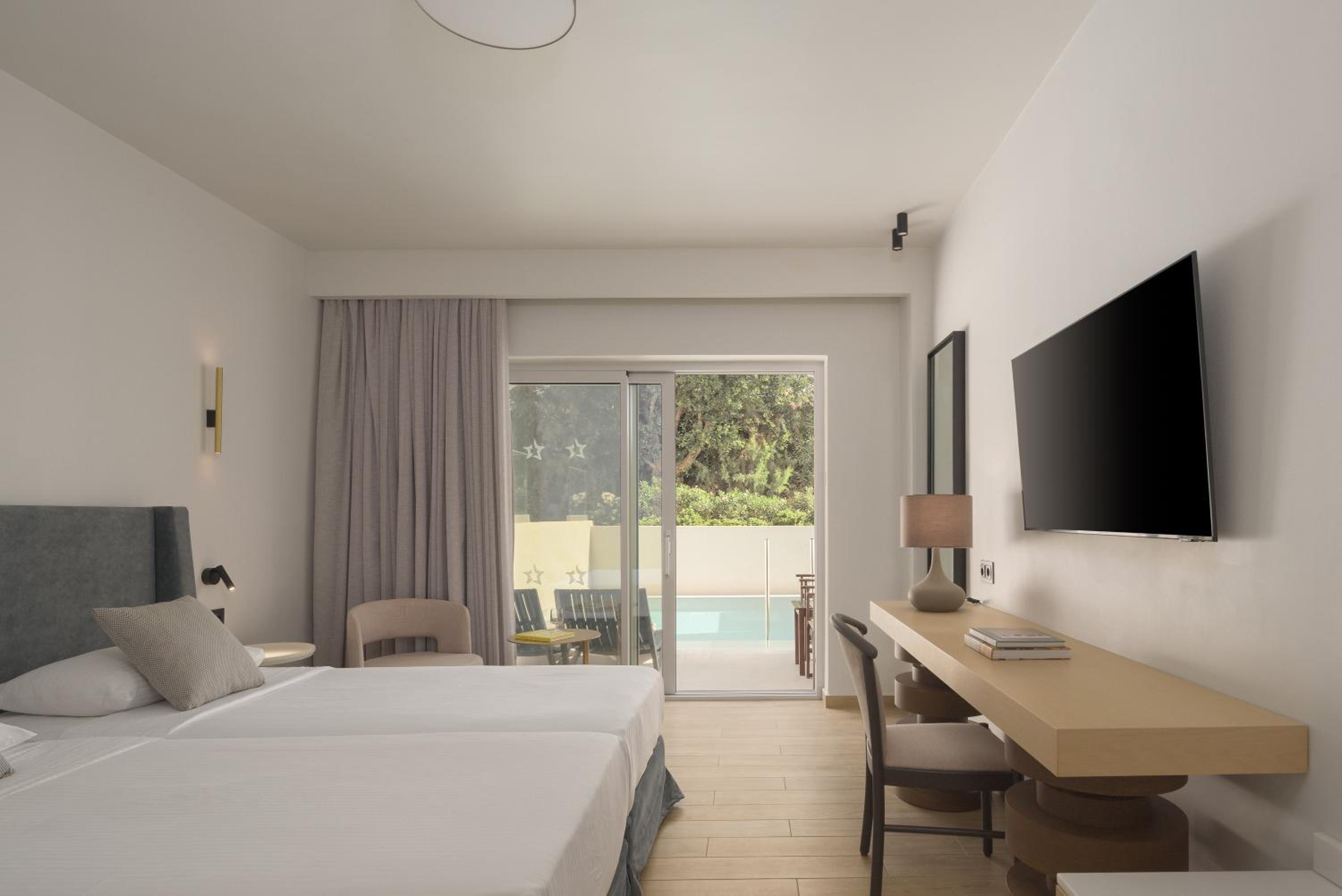 Superior Double Room with Private Pool - Photo 1
