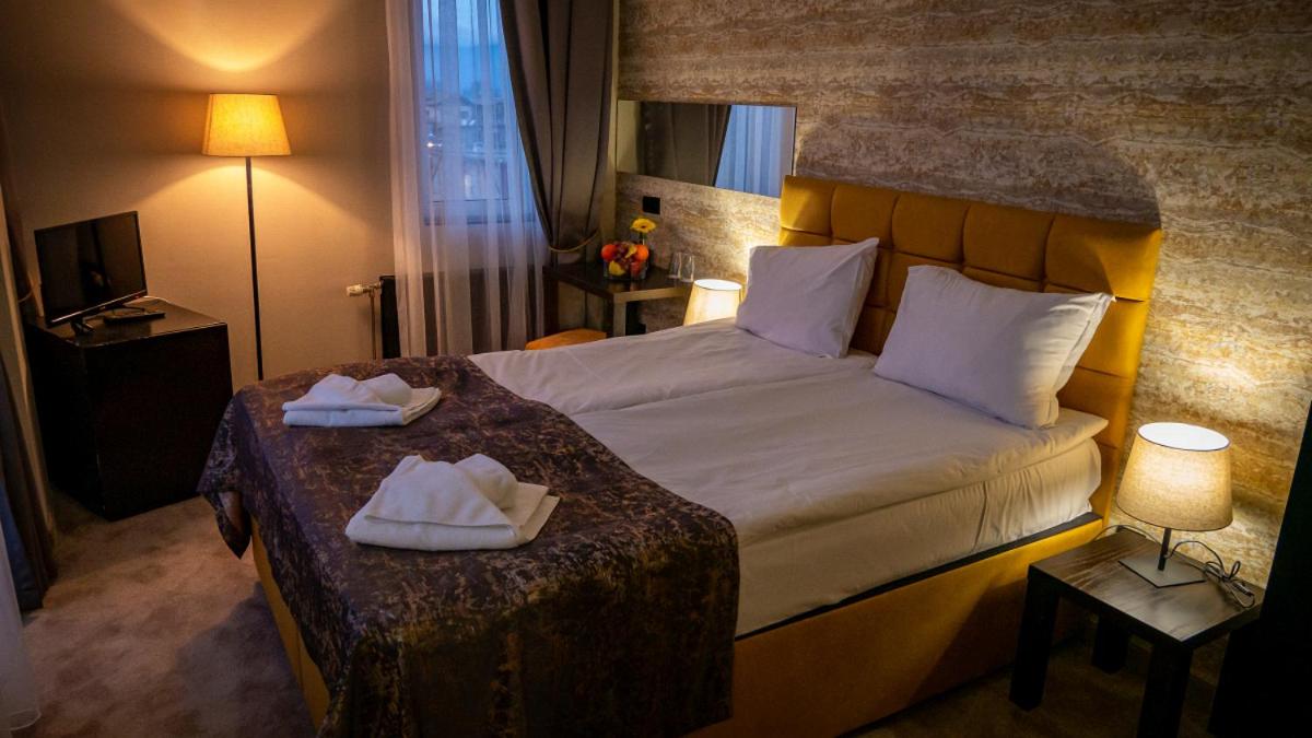 Silver Double Room - Photo 1