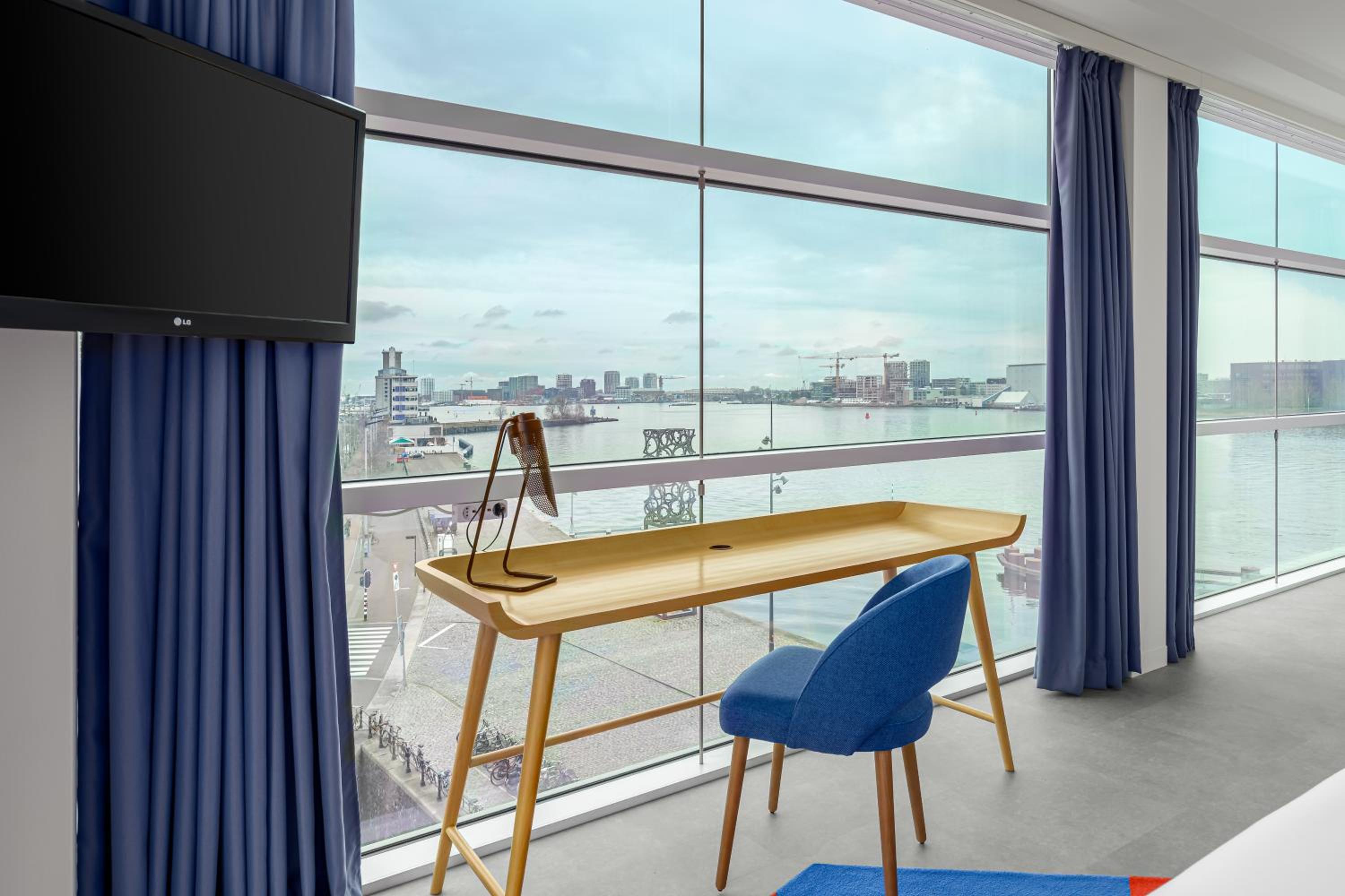 Deluxe Room - Photo 6