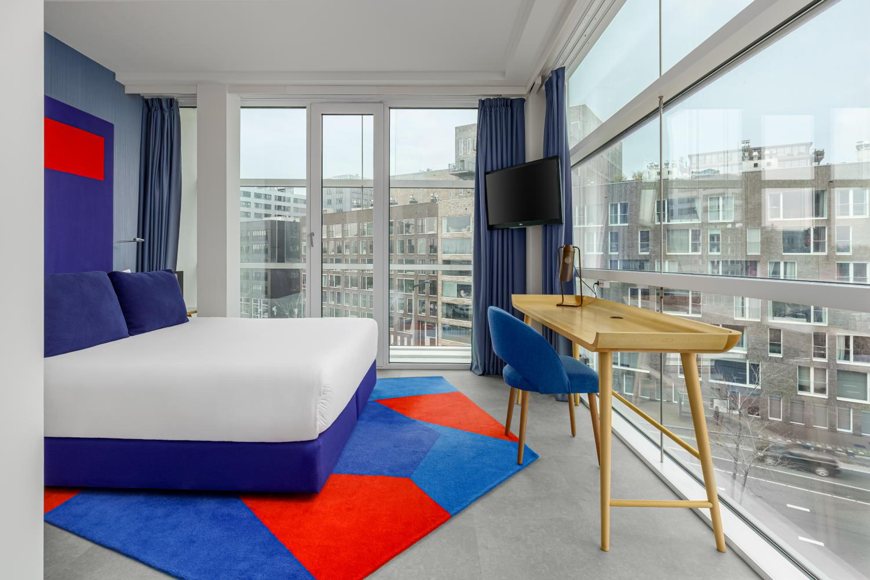 Deluxe Room - Photo 5