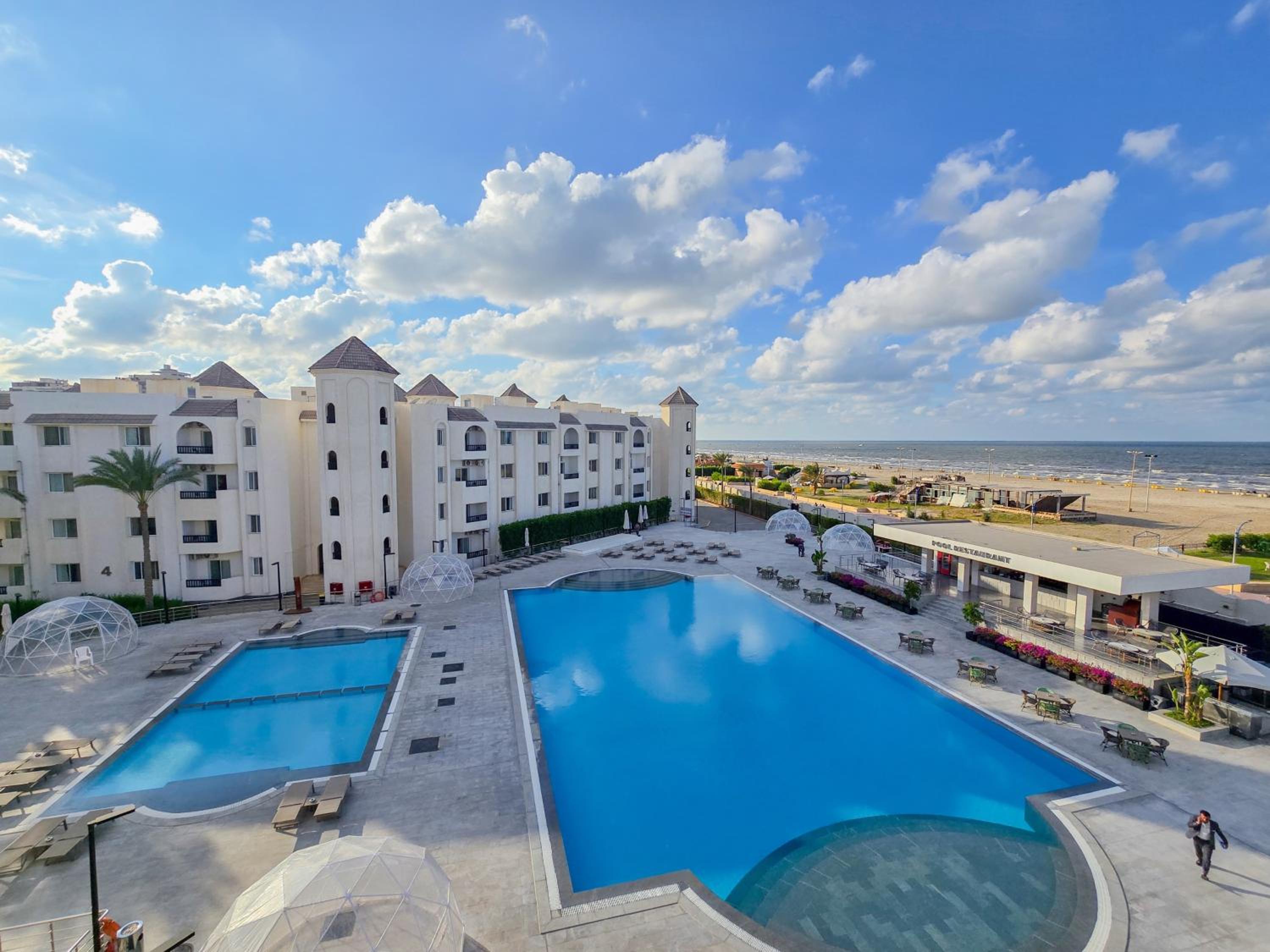 Superior Suite with Sea View - Photo 11
