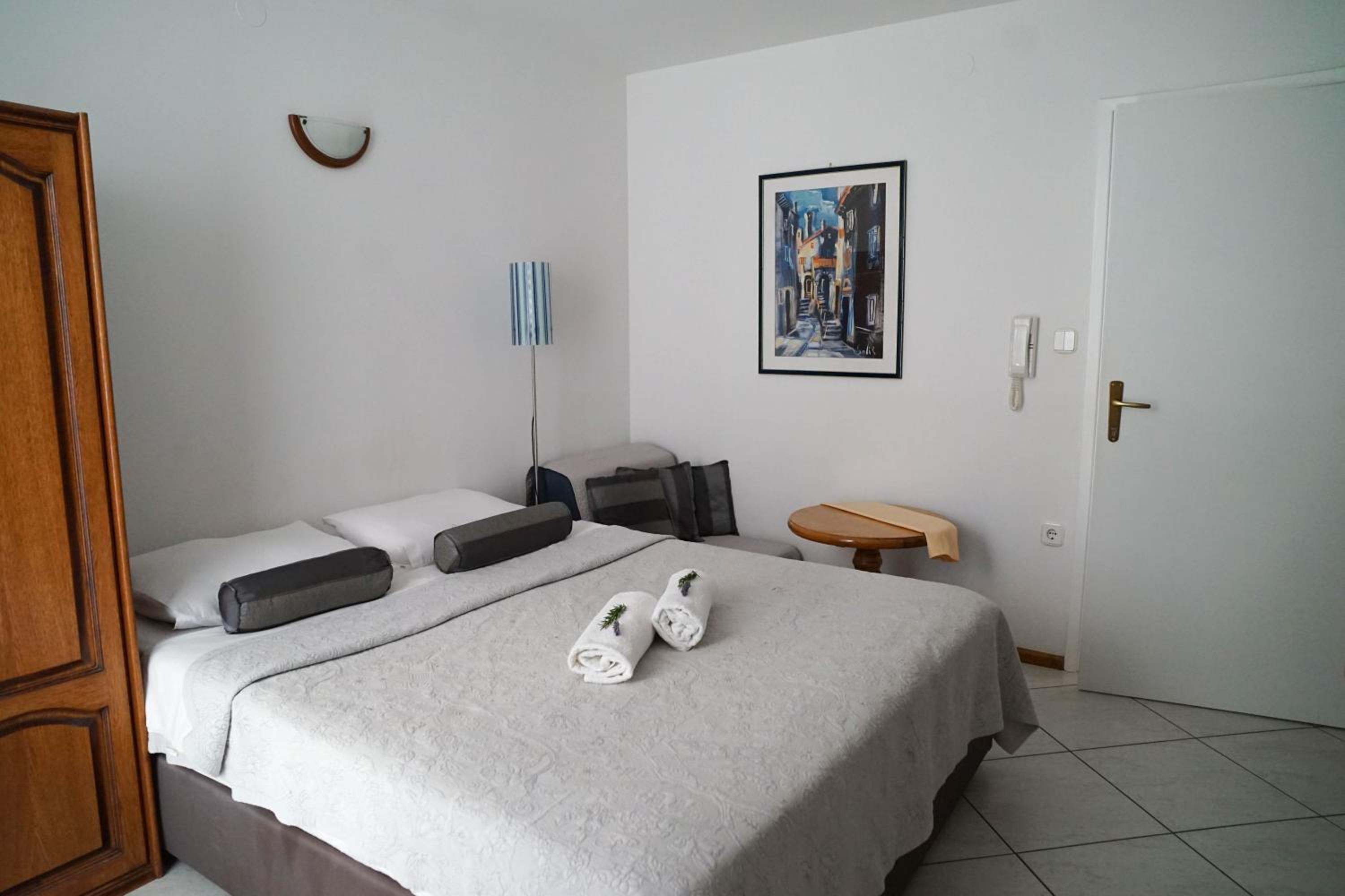 Studio with Balcony (2 Adults) photo 1