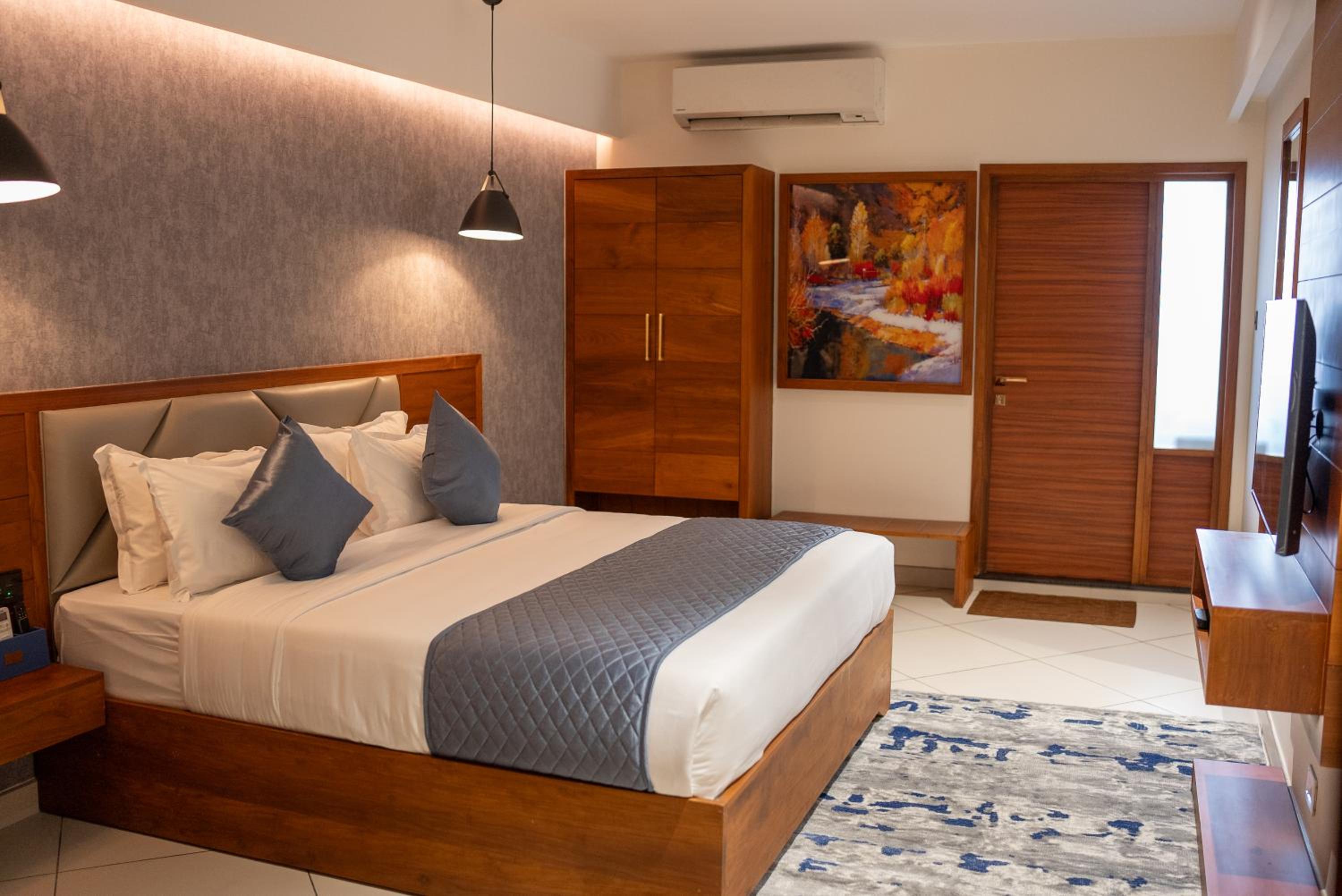 Deluxe Room - Photo 1