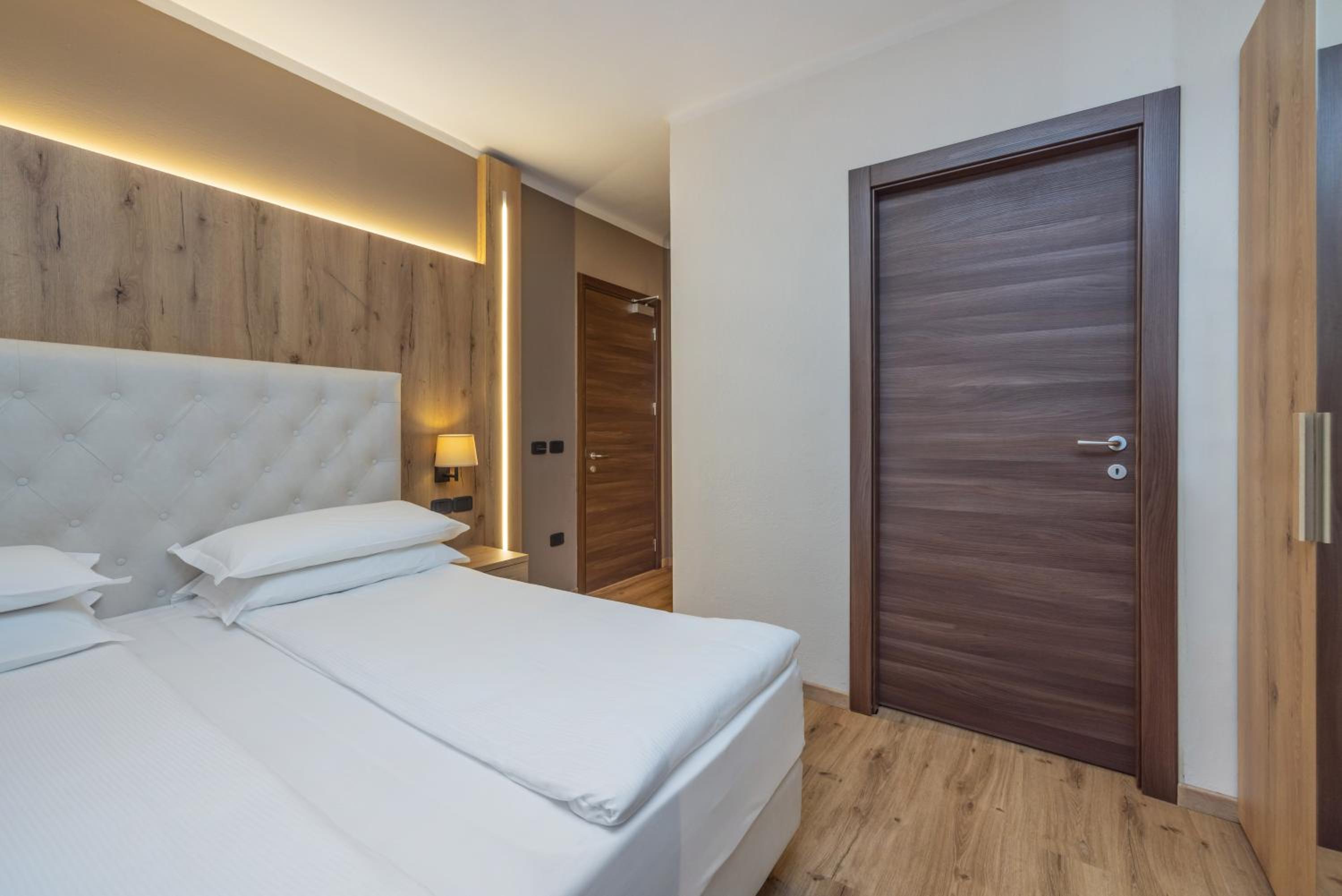 Standard Double Room - Photo 5