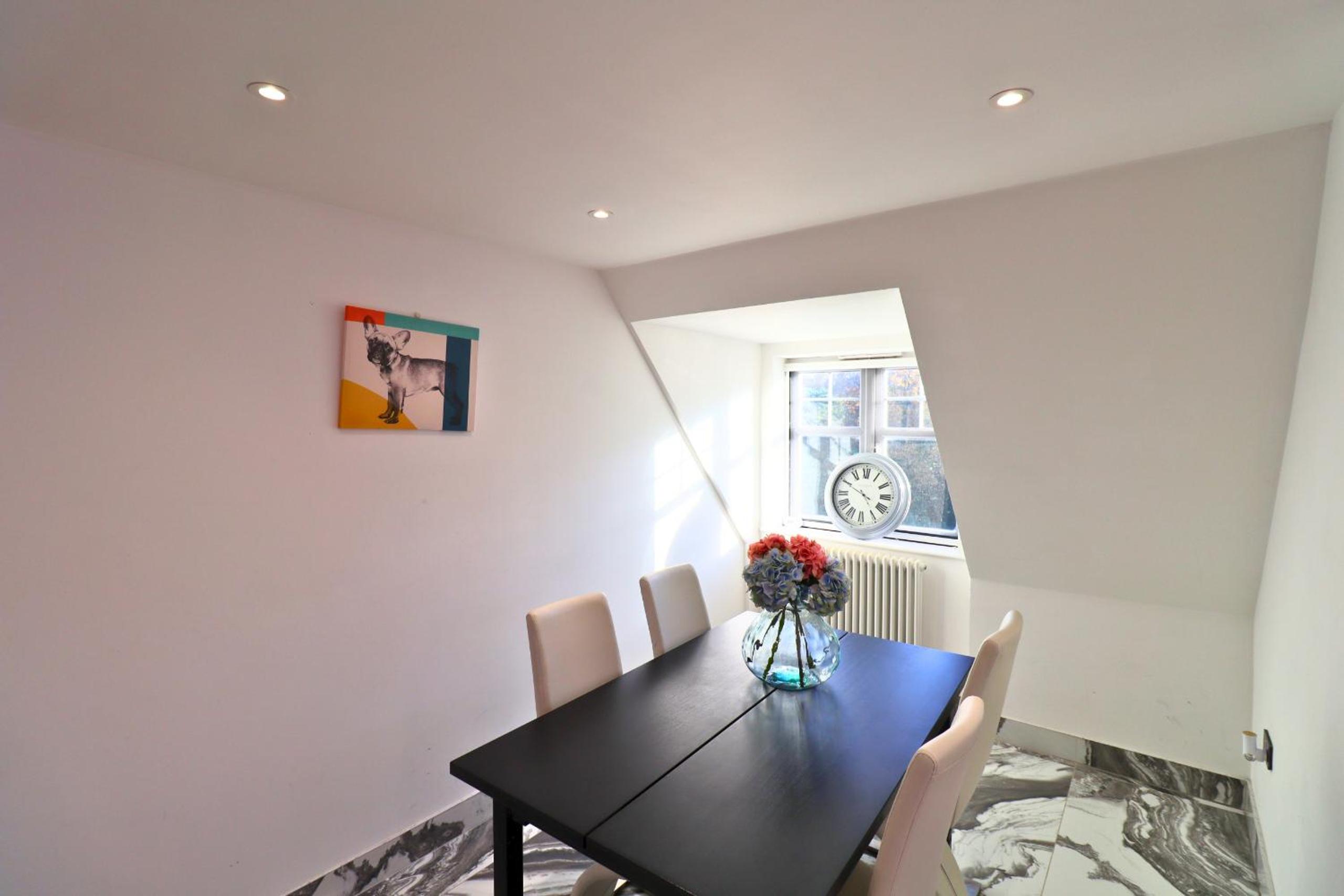 Apartment photo 2