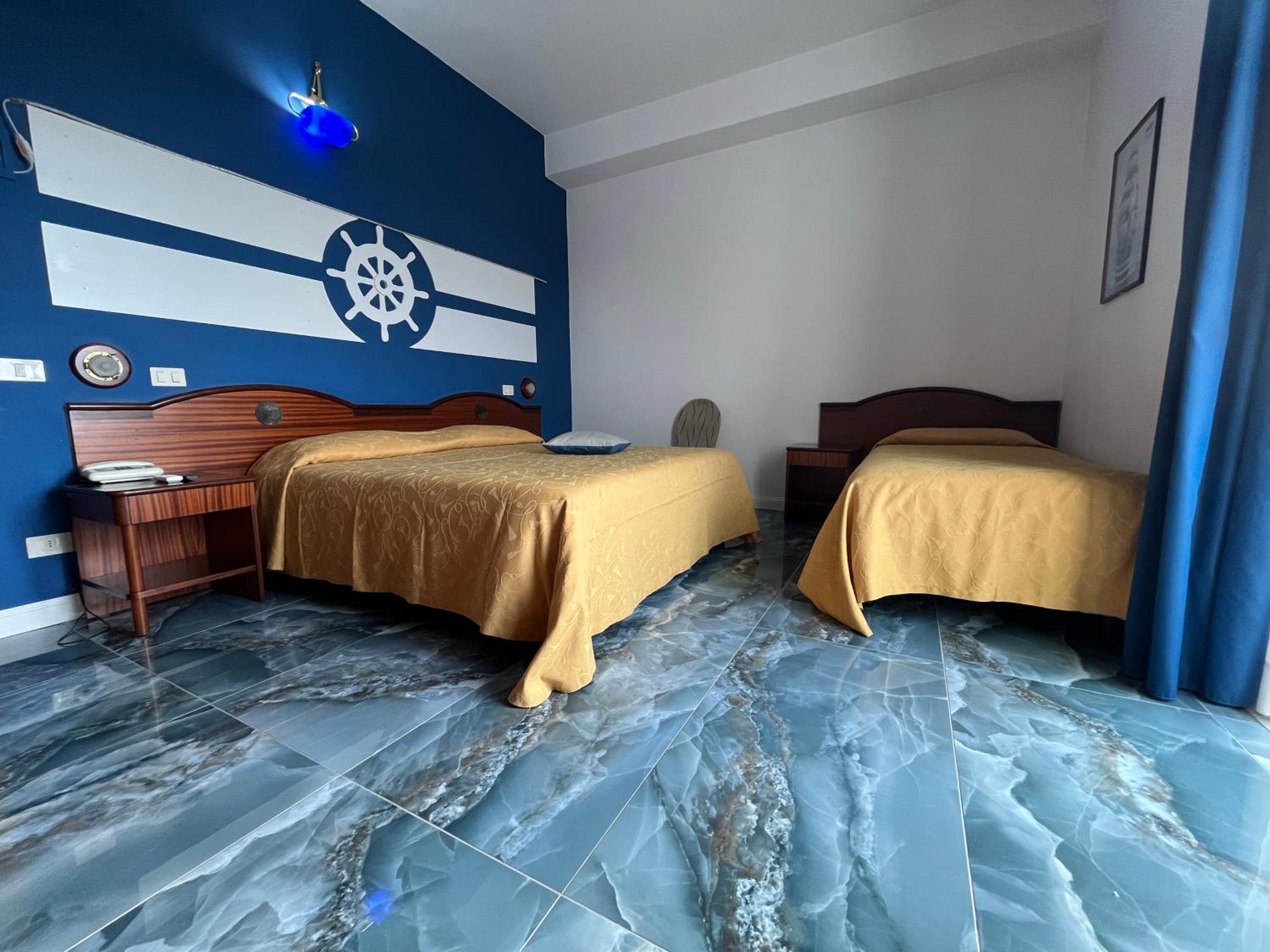 Comfort Triple Room - Photo 5