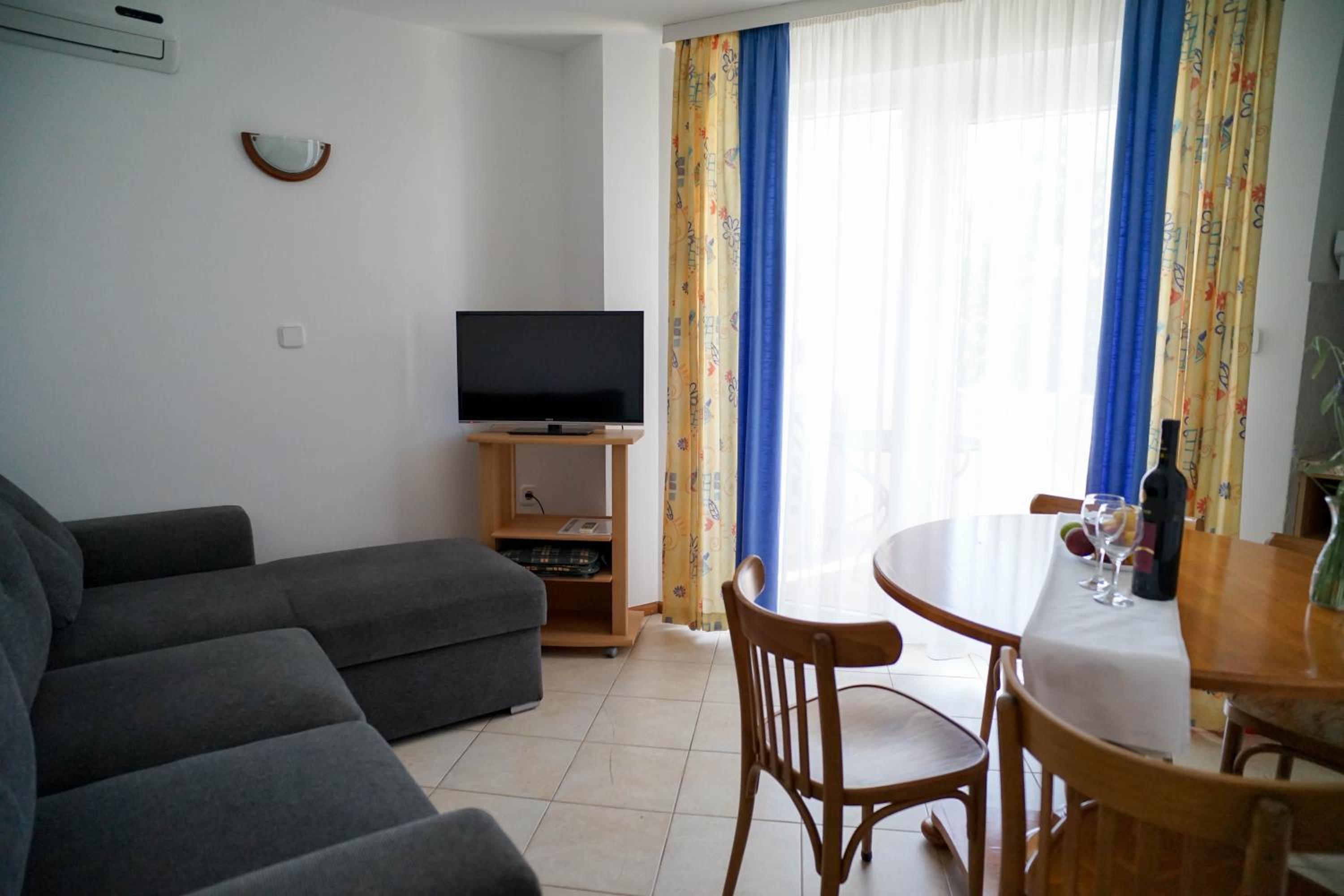 Two-Bedroom Apartment with Balcony photo 1