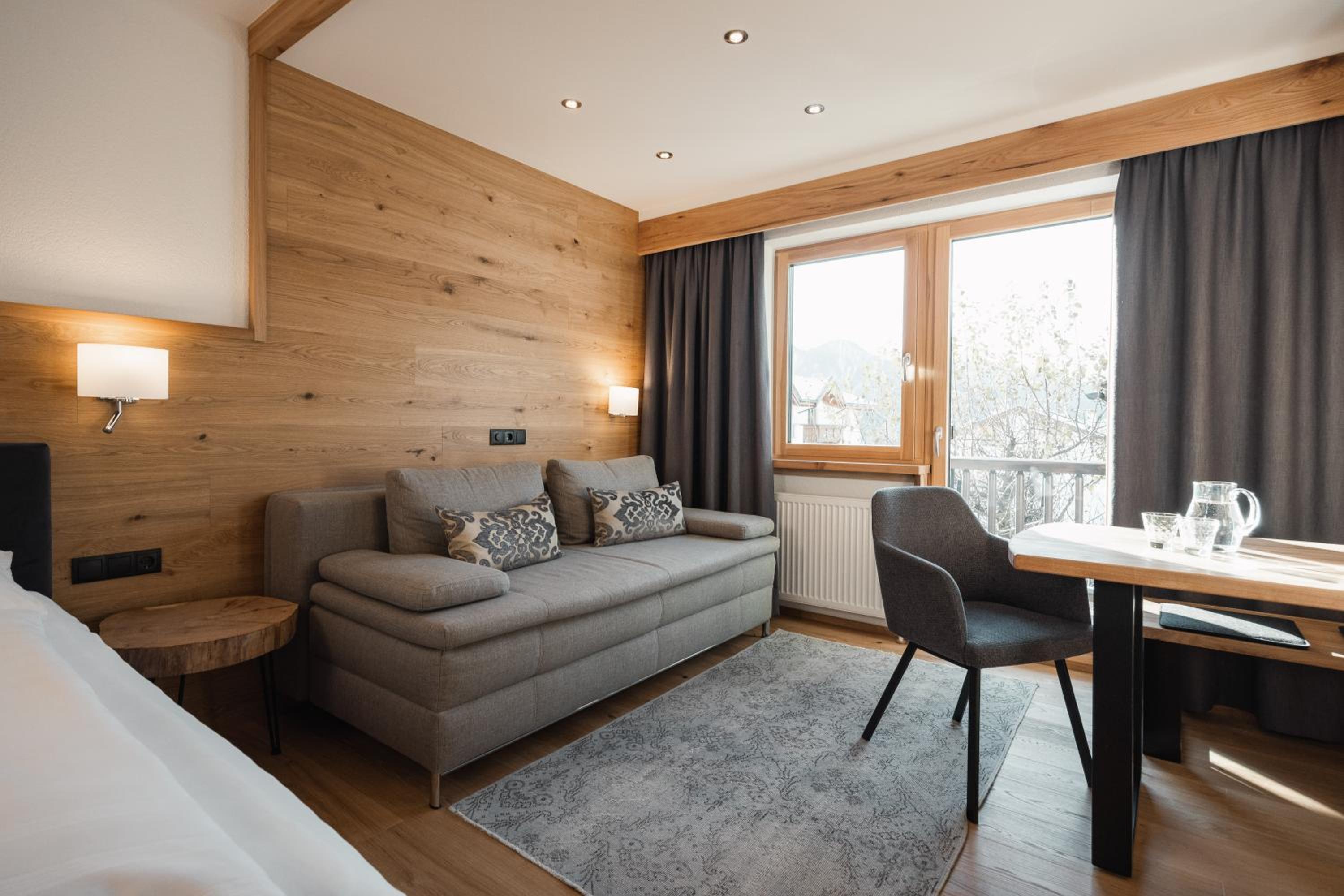 Studio with Balcony - Photo 4