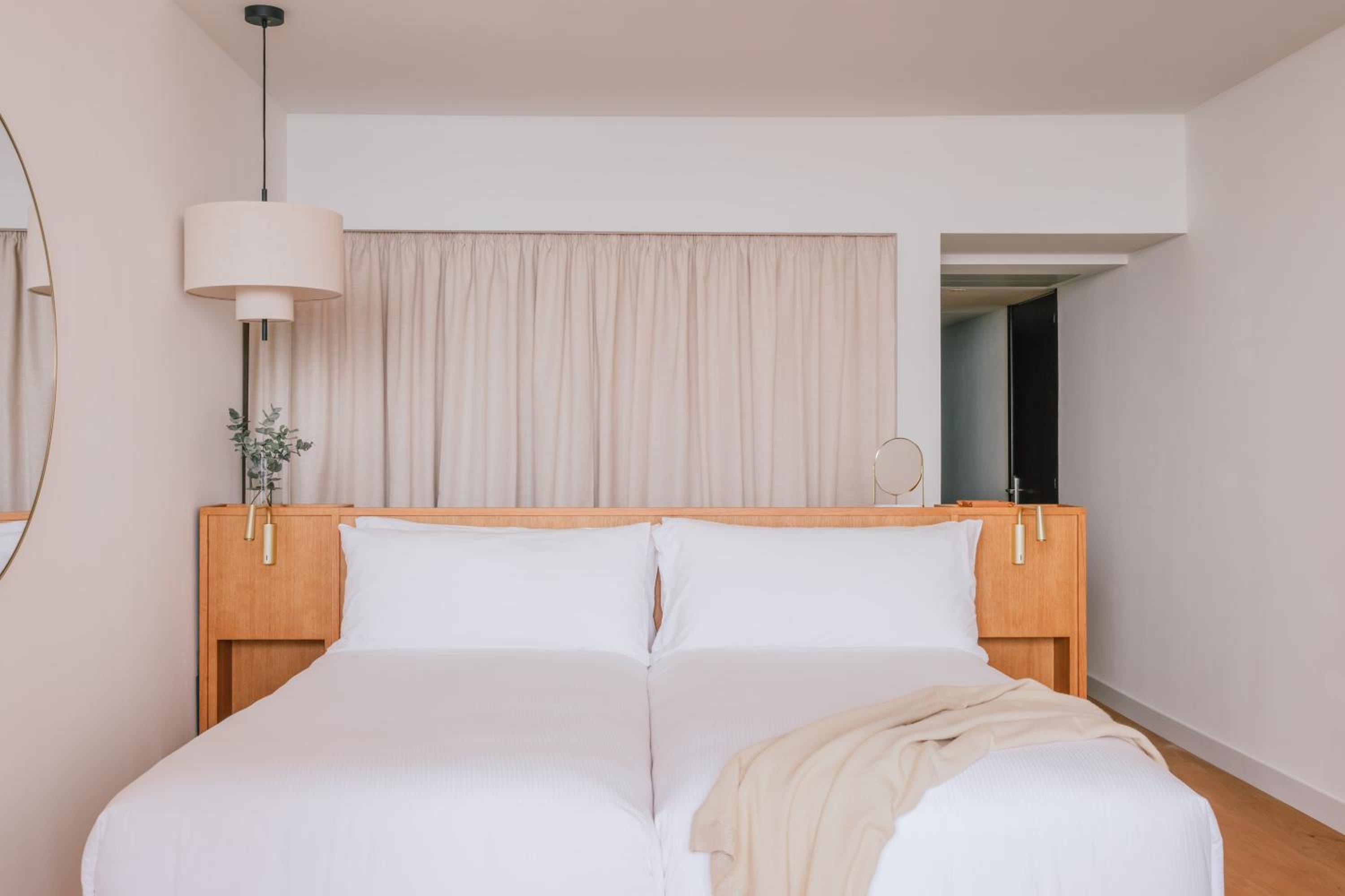 Deluxe Room with Sea View - Disability Access