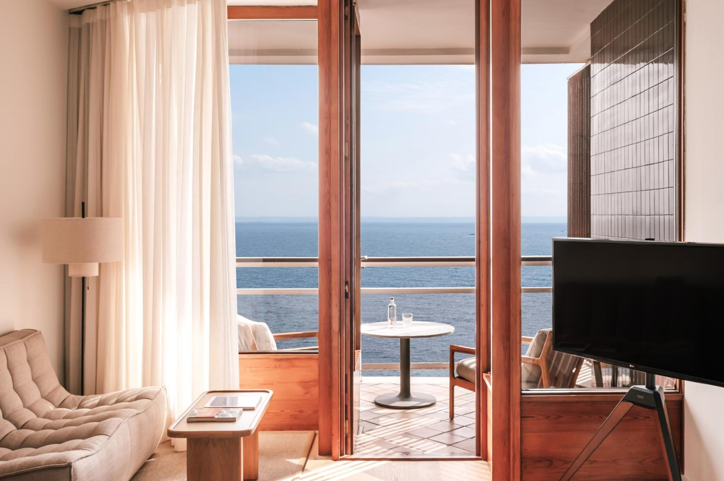 Deluxe Room with Sea View