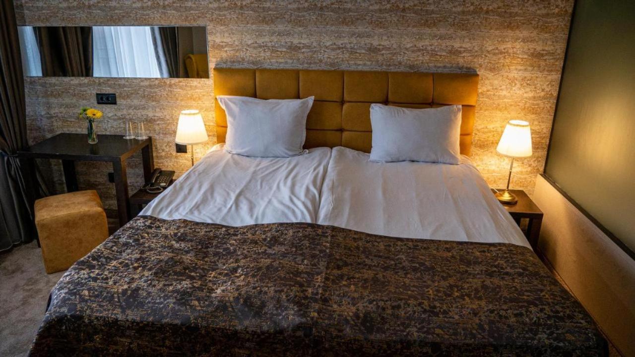 Silver Double Room - Photo 2
