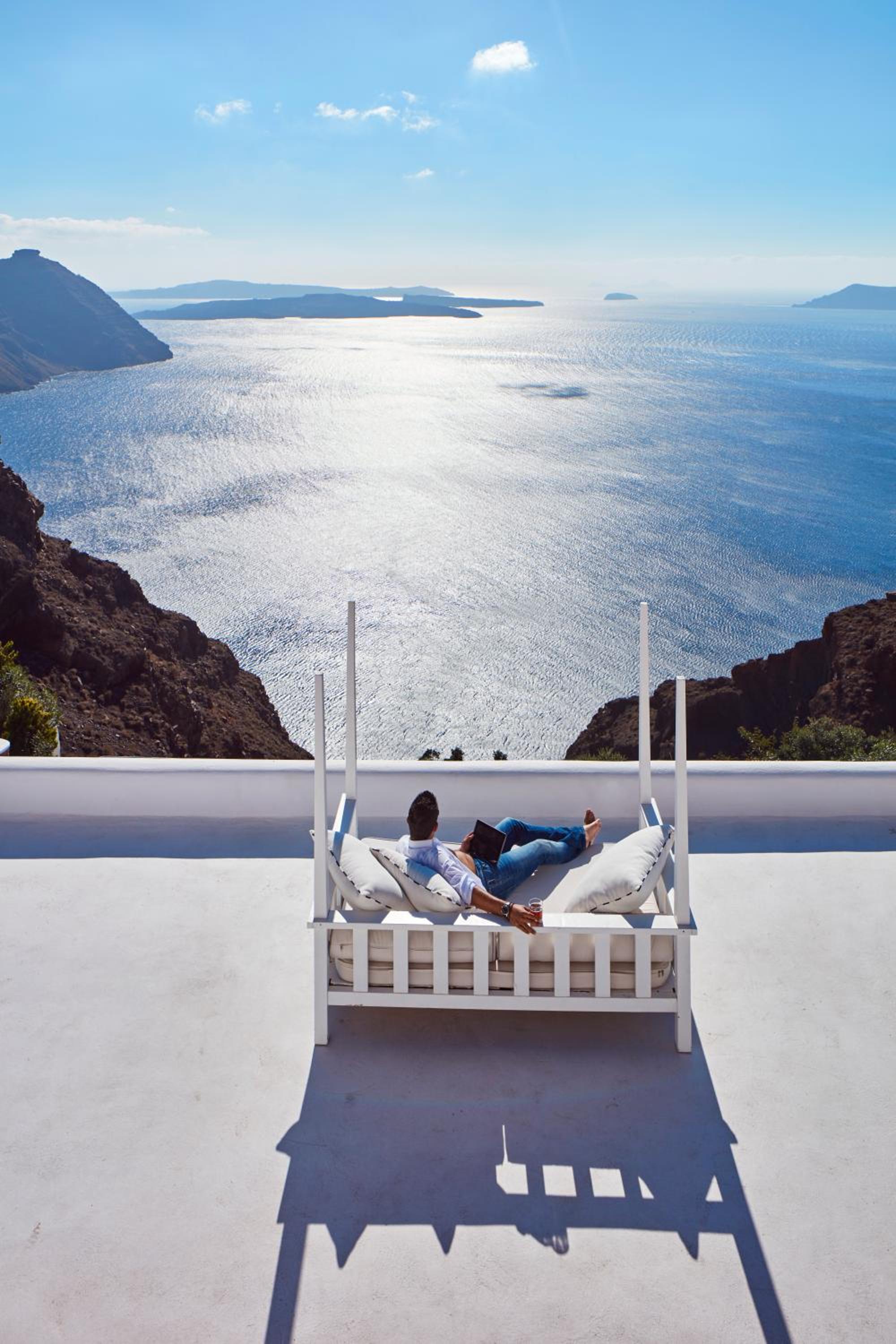 Honeymoon Suite with Sea View and Hot Tub - Photo 5