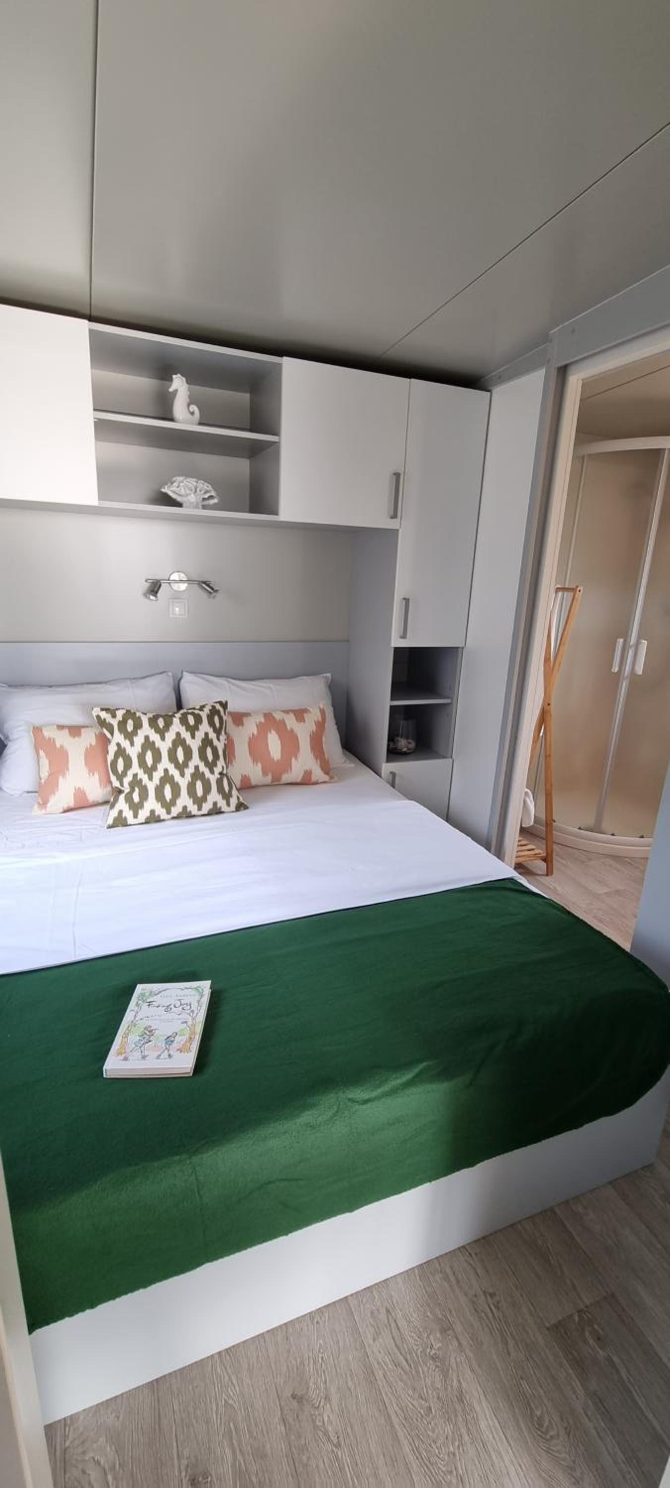 One-Bedroom House photo 1