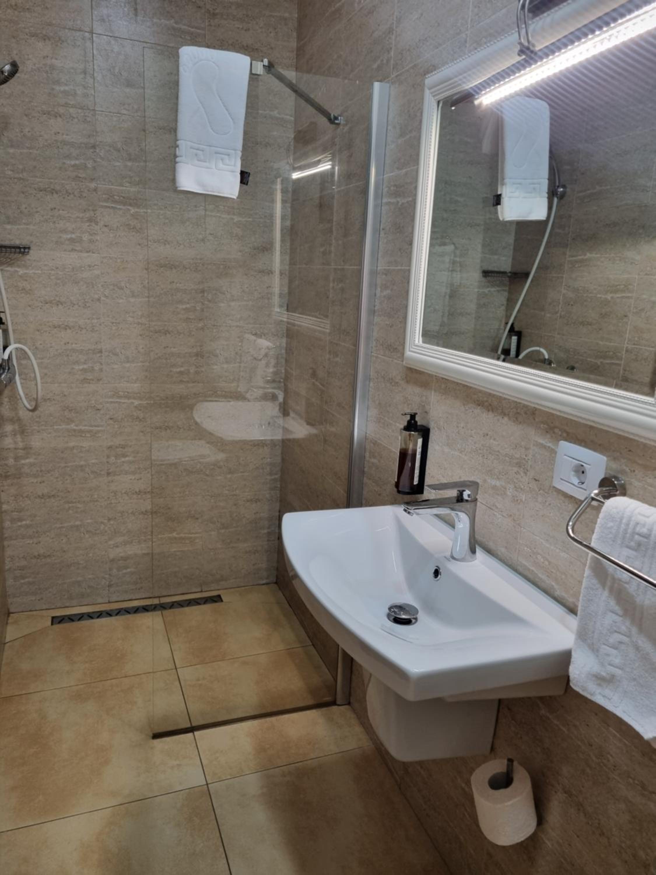 Superior double room 4 No parking  - Photo 3
