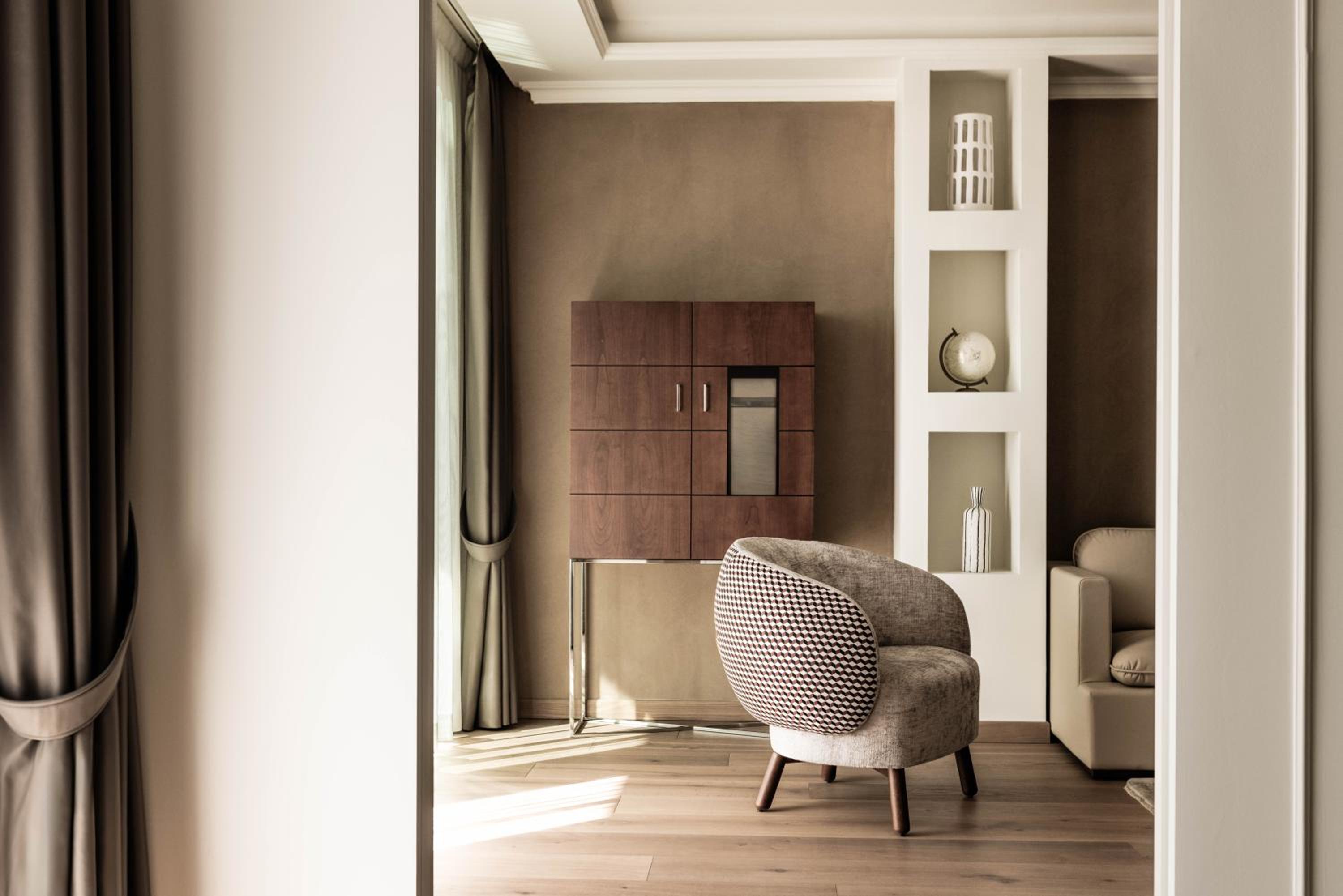Suite with Lake View photo 2