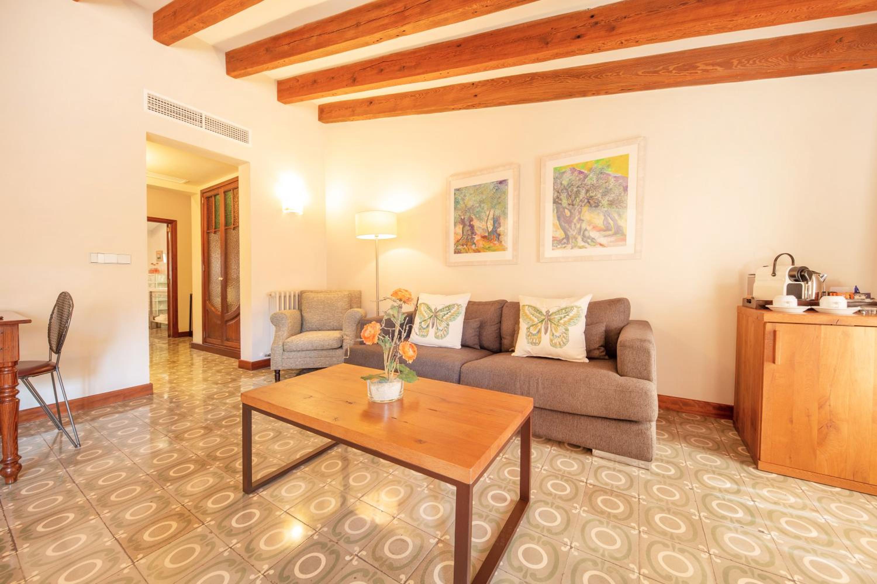 Junior Suite (2 Adults) - Photo 8