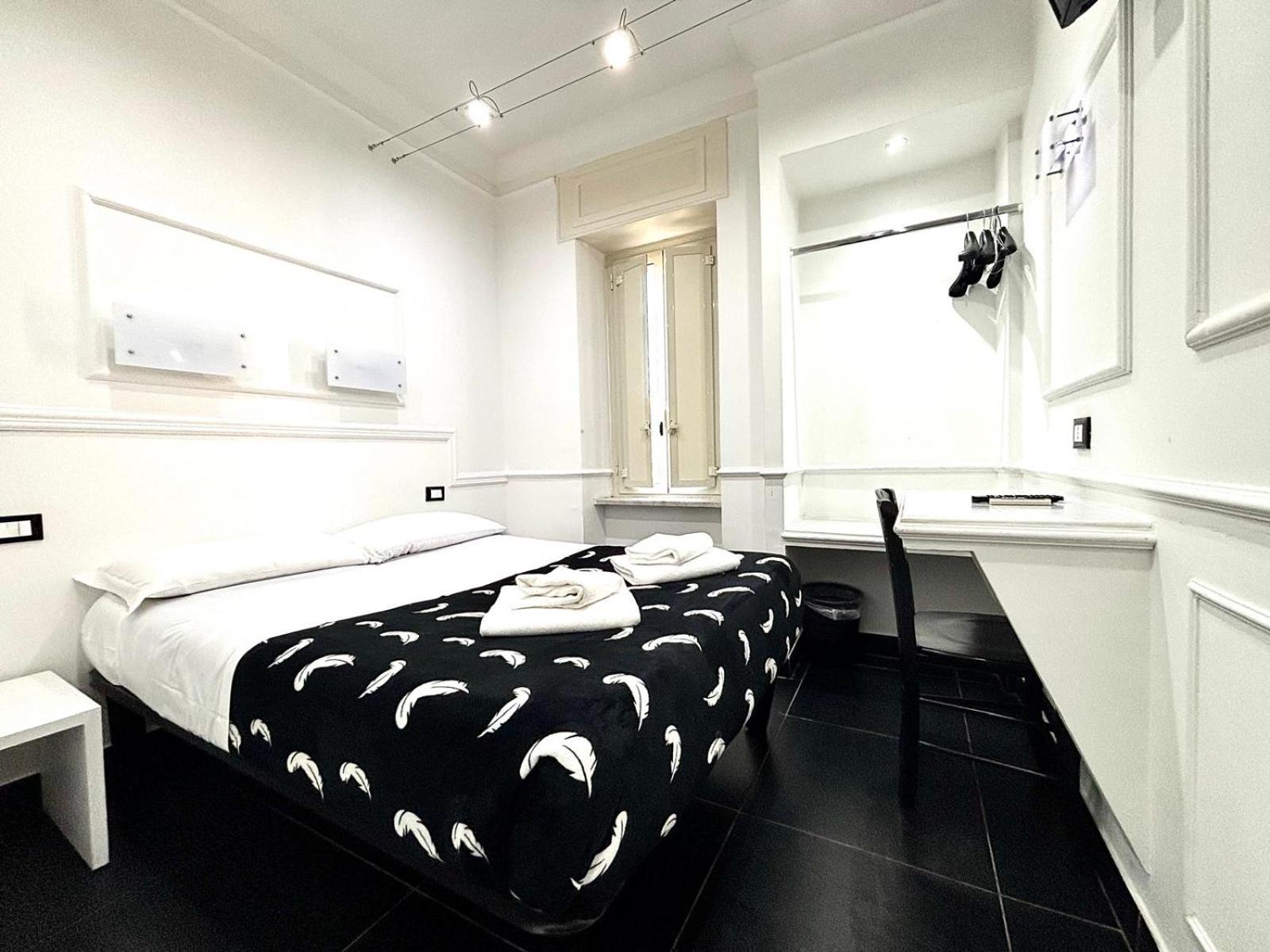 Small Double Room photo 2