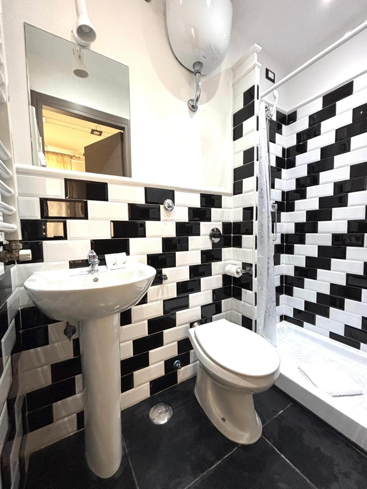 Single Room photo 3