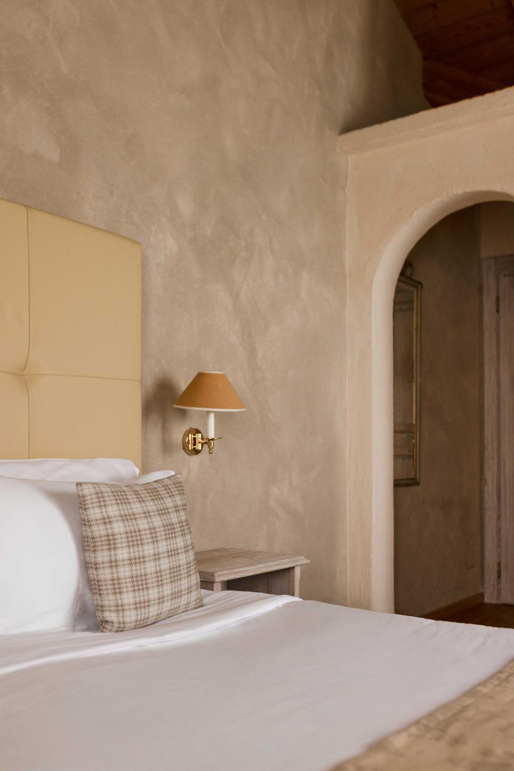Double or Twin Room - Photo 3