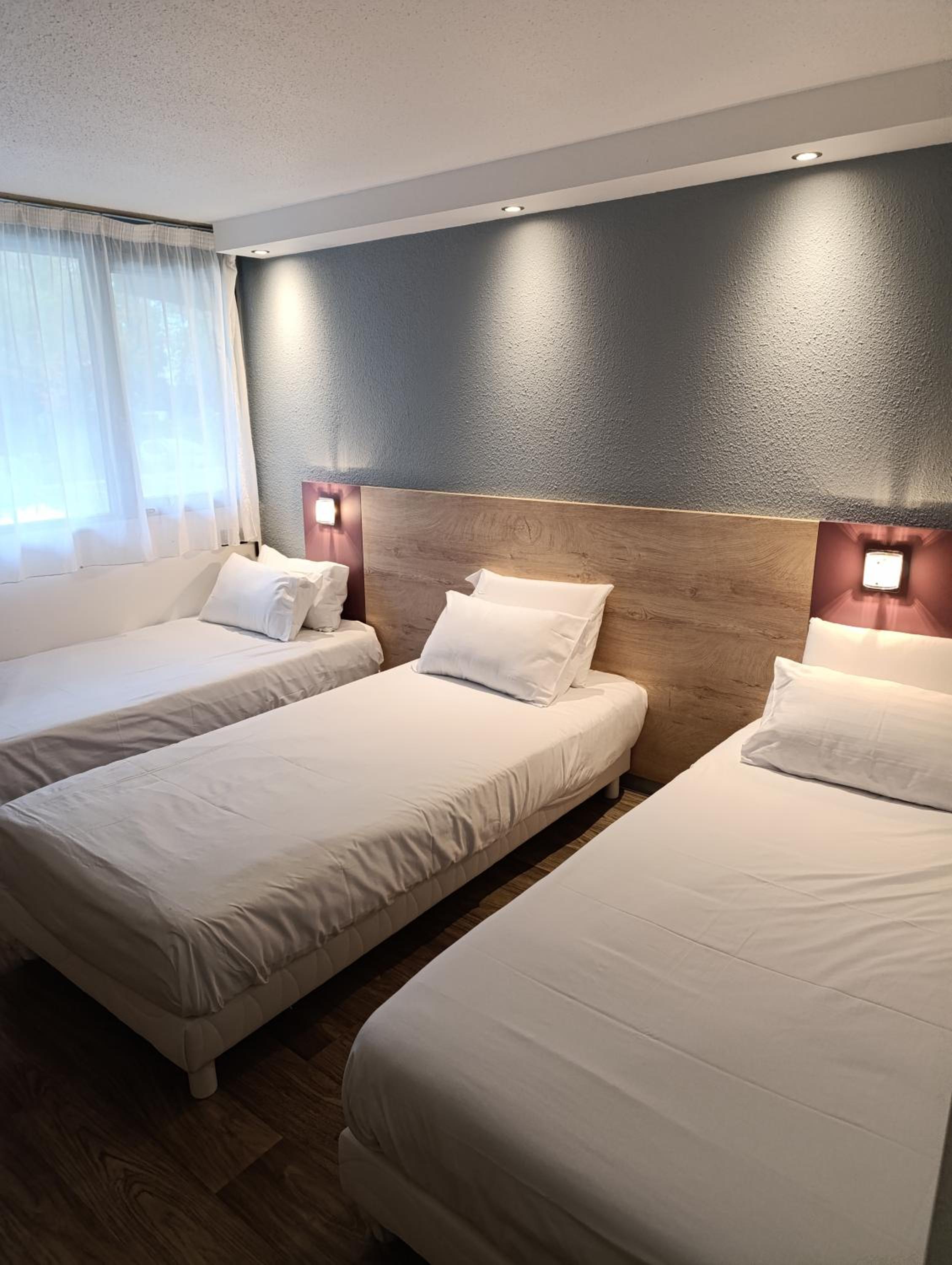 Triple Room - 3 Single Beds - Photo 1