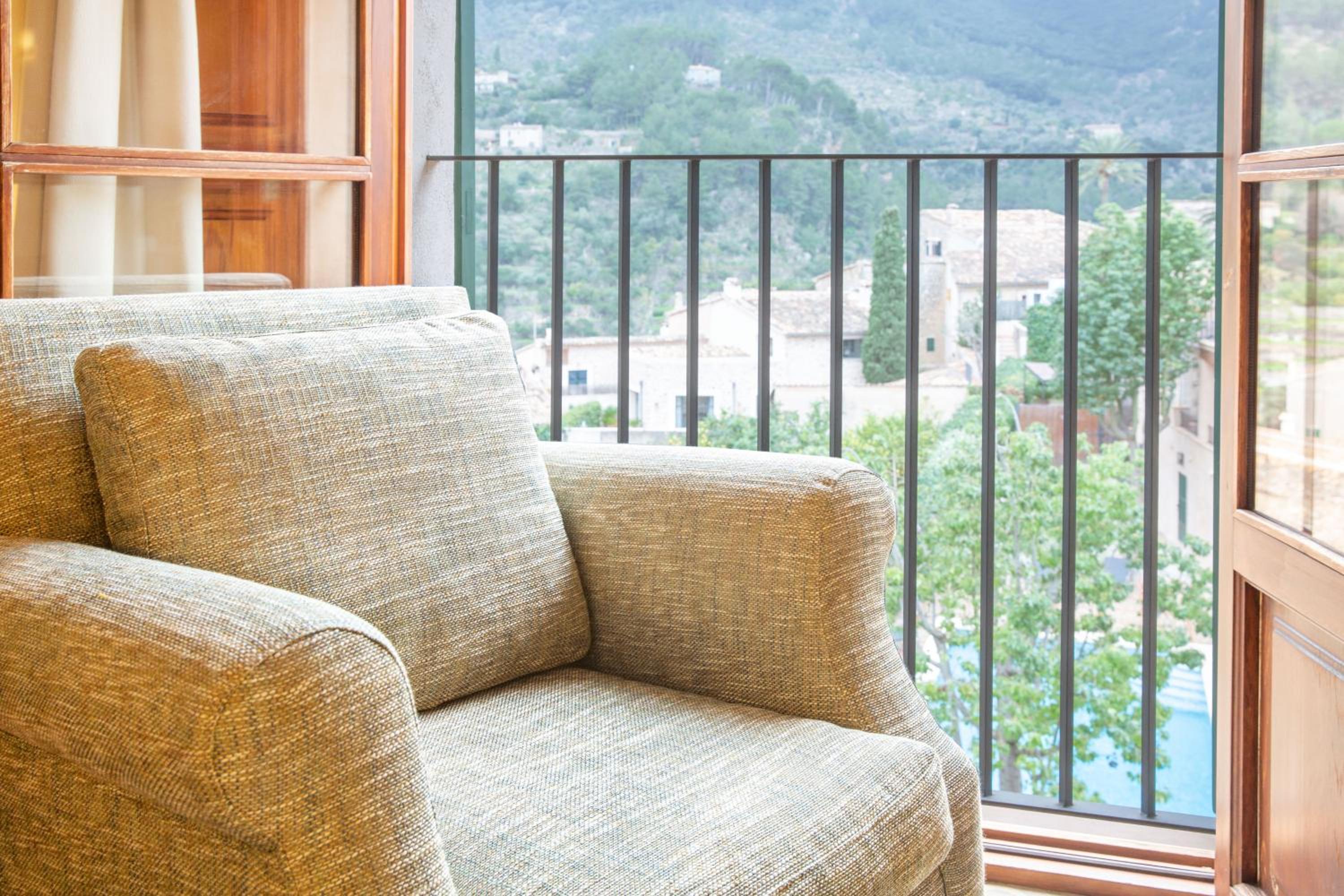 Junior Suite (2 Adults) - Photo 11