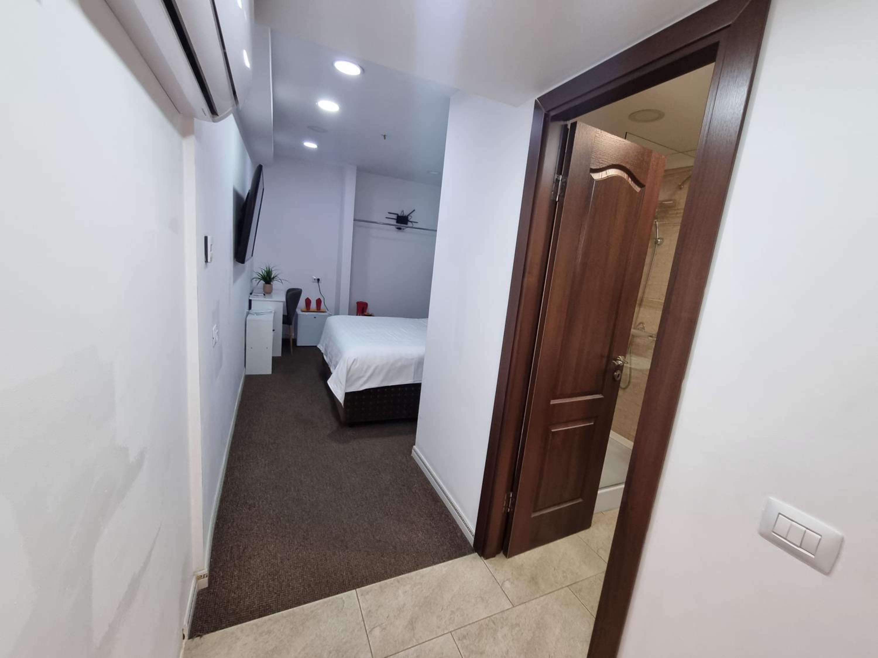 Deluxe double - room 7, 1 car parking space - Photo 5