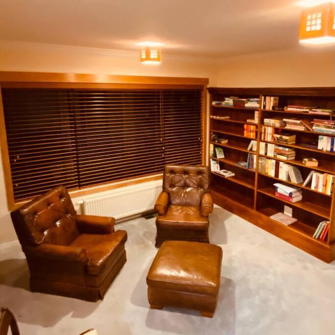 Seven-Bedroom House photo 3