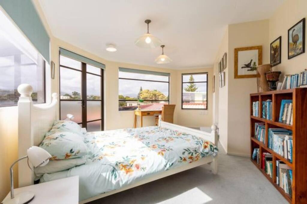 Seven-Bedroom House photo 1